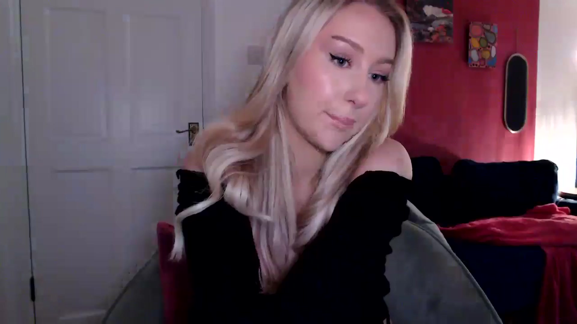 Gallery image thumbnail from PetiteAvax's myfreecams stream on, 06/02/2024, 19:39 image 13 of 20