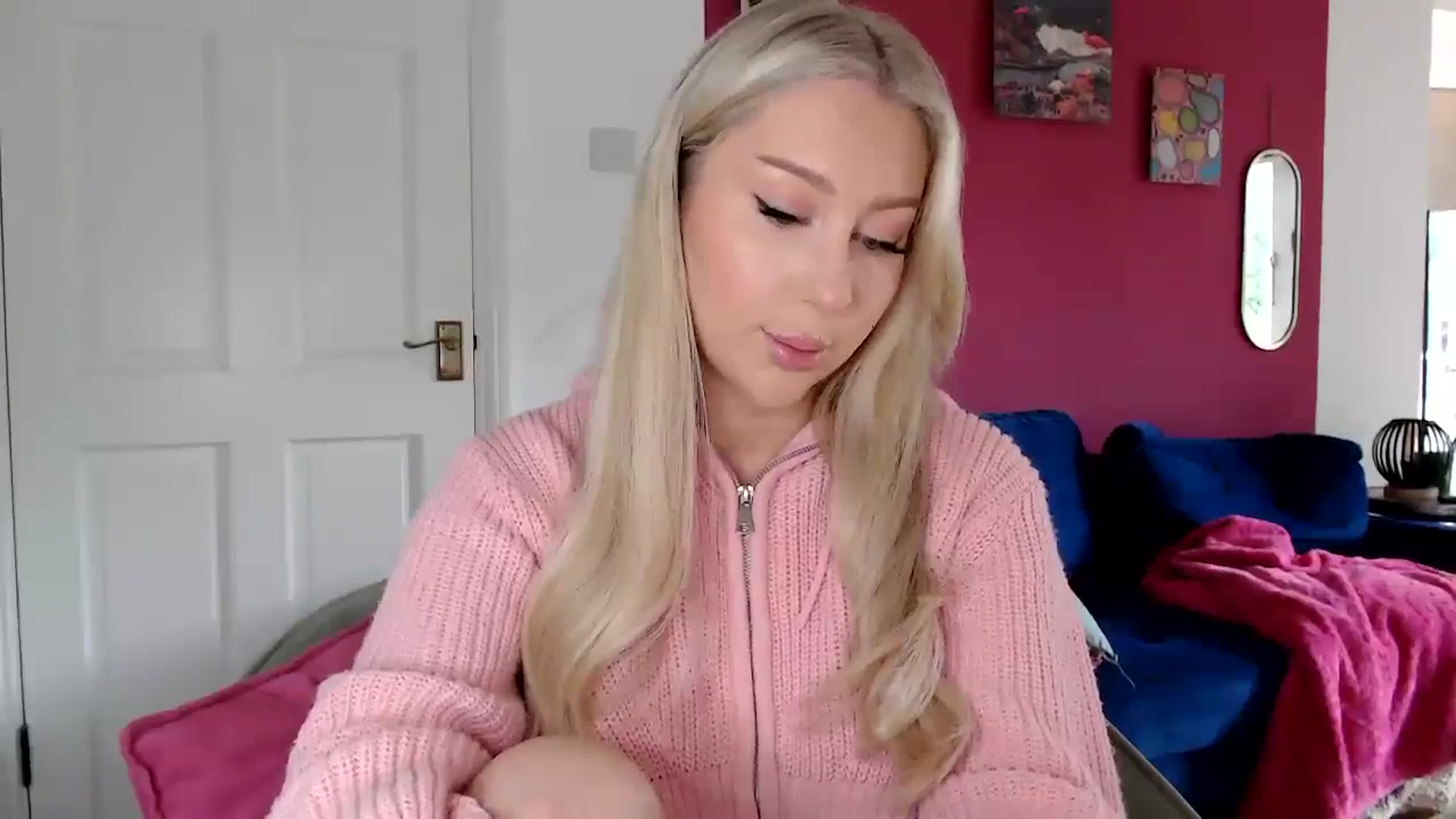 Gallery image thumbnail from PetiteAvax's myfreecams stream on, 06/03/2024, 16:09 image 4 of 20