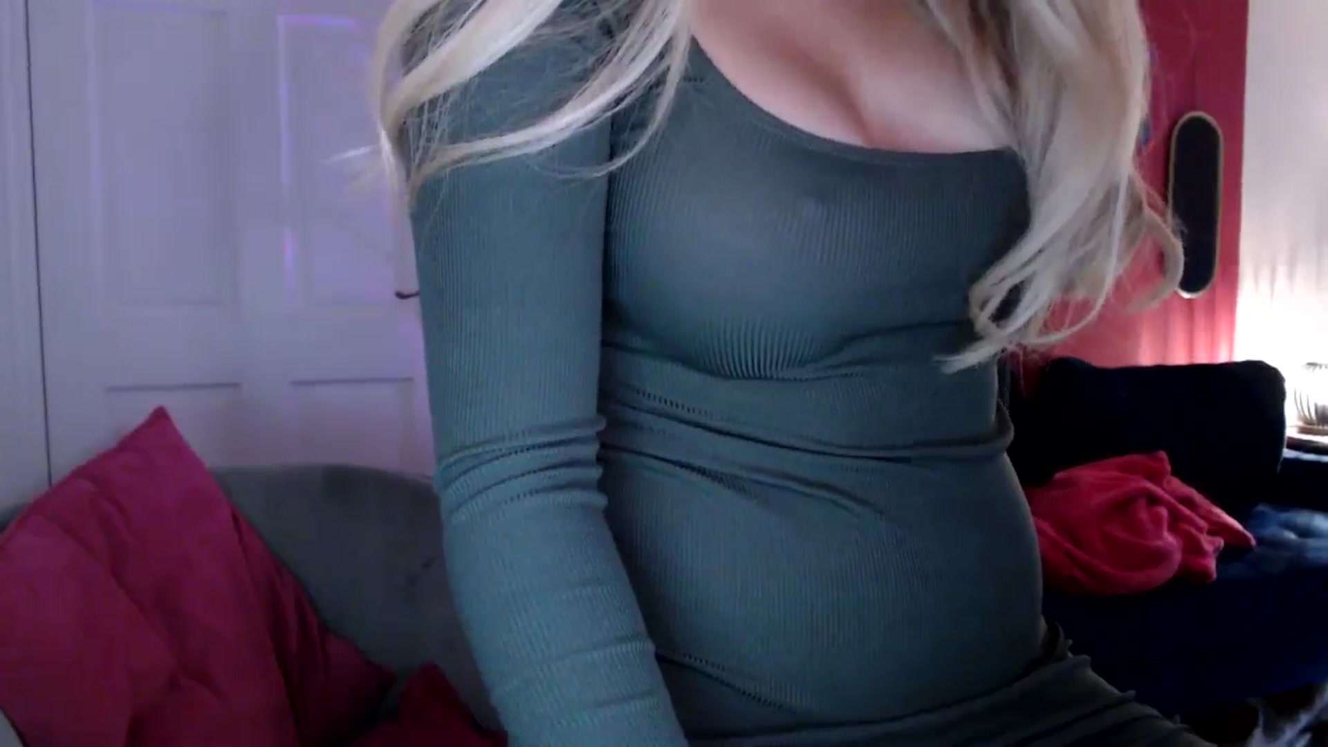 Gallery image thumbnail from PetiteAvax's myfreecams stream on, 06/03/2024, 19:03 image 13 of 20