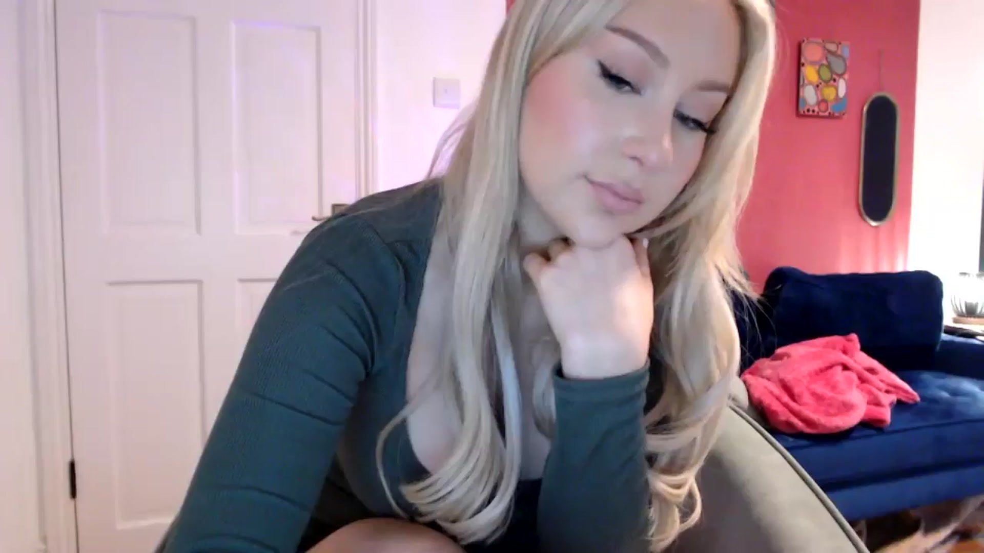Gallery image thumbnail from PetiteAvax's myfreecams stream on, 06/03/2024, 19:33 image 16 of 20