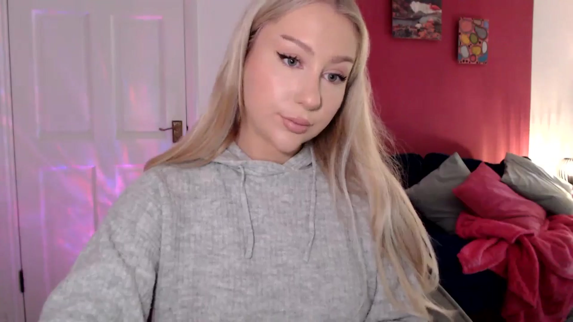 Gallery image thumbnail from PetiteAvax's myfreecams stream on, 06/04/2024, 14:35 image 17 of 20