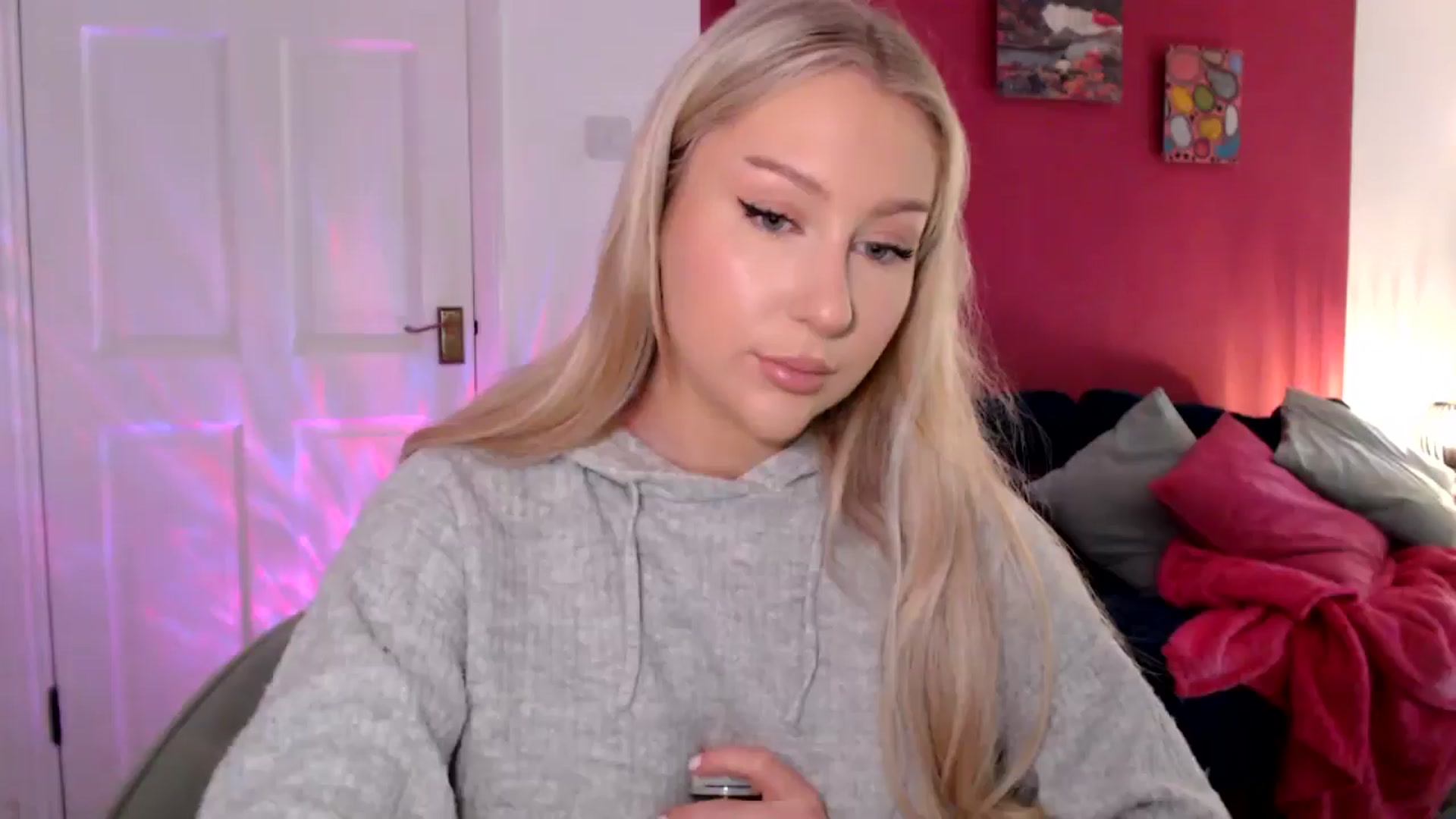 Gallery image thumbnail from PetiteAvax's myfreecams stream on, 06/04/2024, 14:35 image 19 of 20