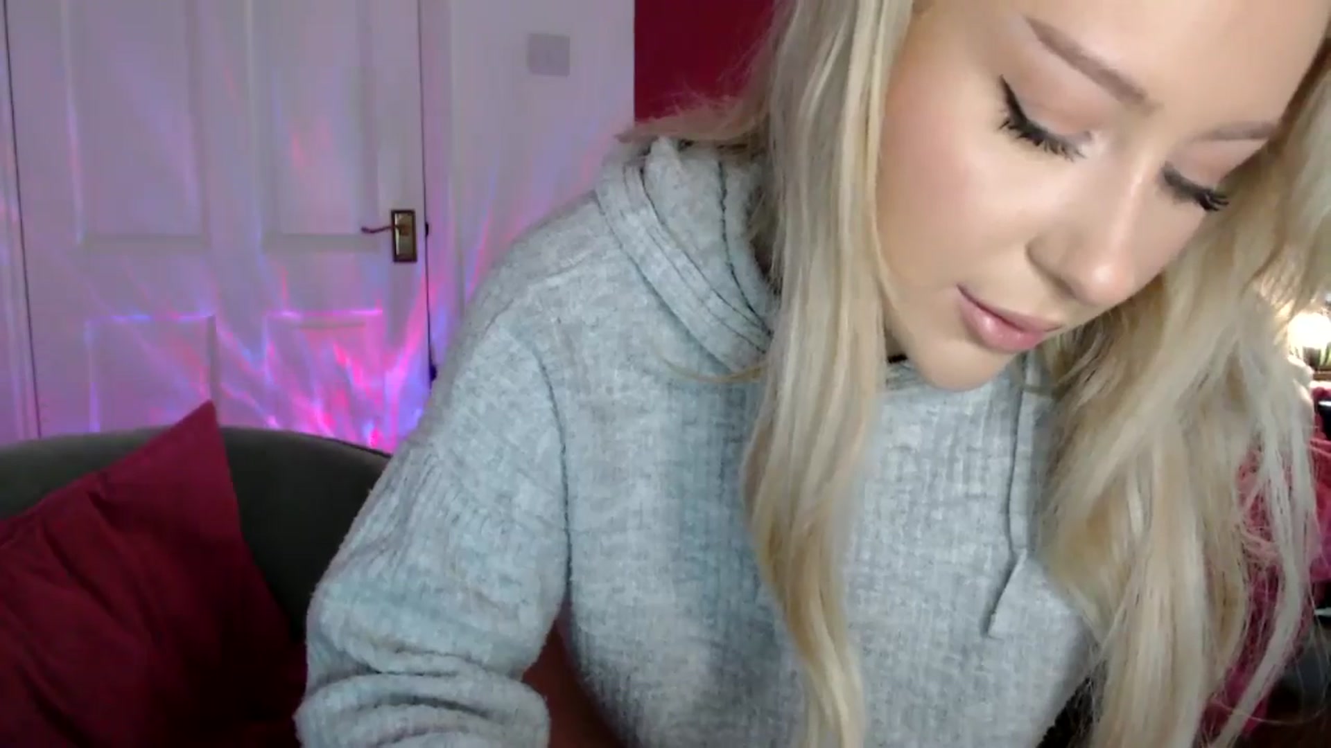 Gallery image thumbnail from PetiteAvax's myfreecams stream on, 06/04/2024, 15:08 image 4 of 20