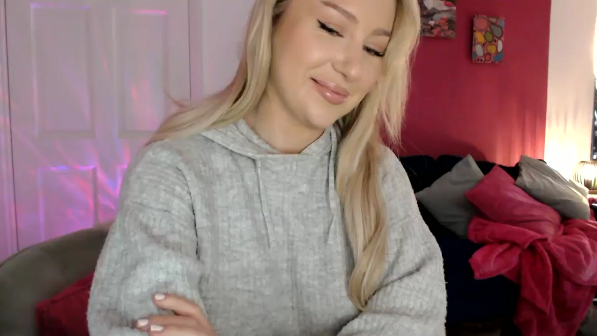 Gallery image thumbnail from PetiteAvax's myfreecams stream on, 06/04/2024, 15:08 image 7 of 20