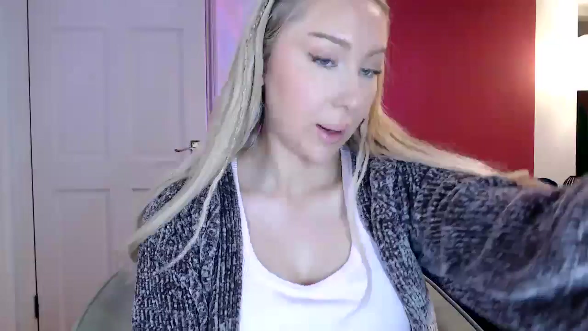 Gallery image thumbnail from PetiteAvax's myfreecams stream on, 06/07/2024, 21:06 image 1 of 20