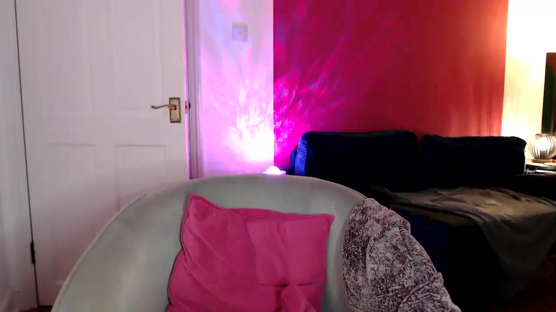 Gallery image thumbnail from PetiteAvax's myfreecams stream on, 06/07/2024, 21:29 image 12 of 20