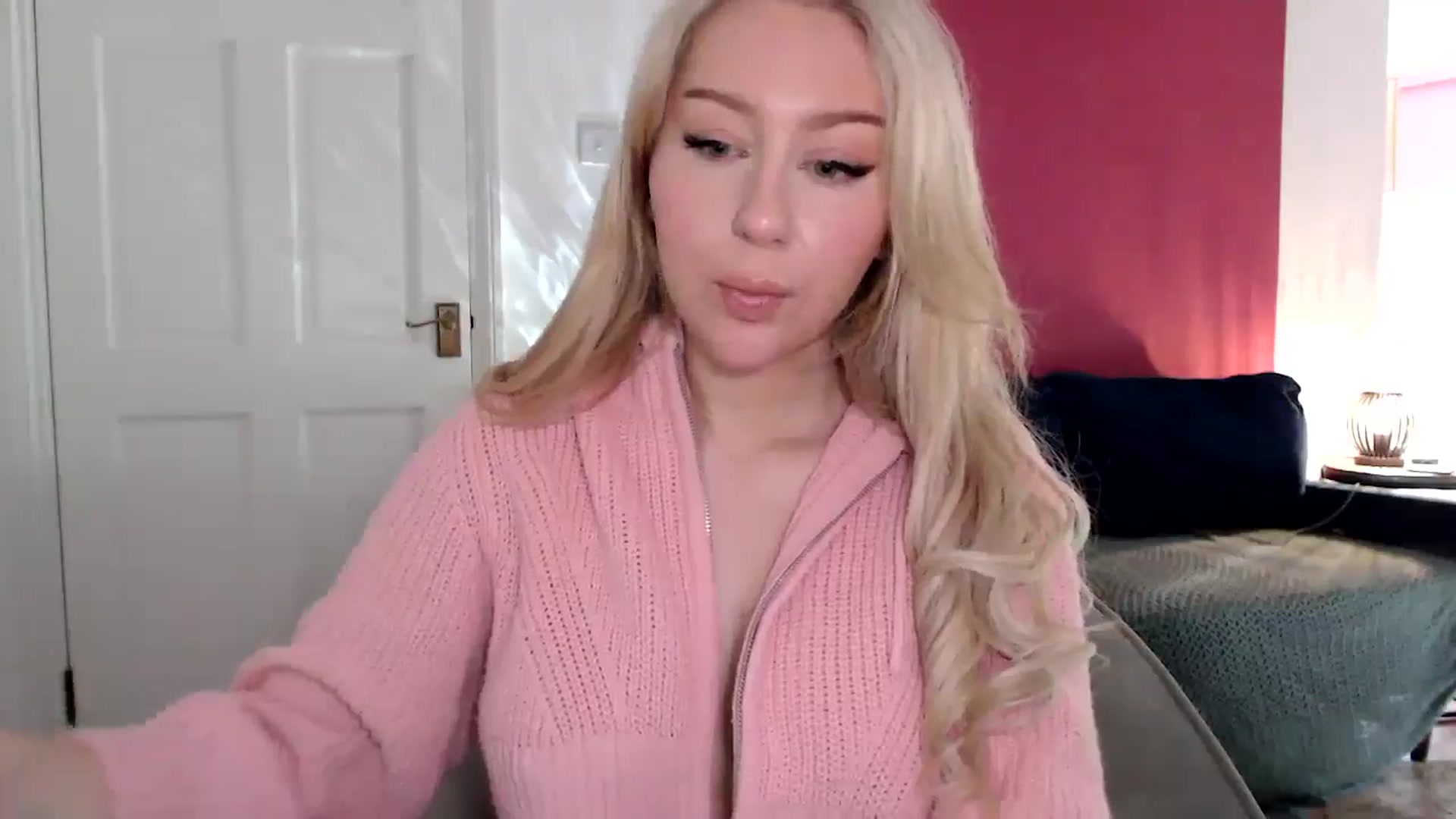 Gallery image thumbnail from PetiteAvax's myfreecams stream on, 06/10/2024, 11:37 image 20 of 20