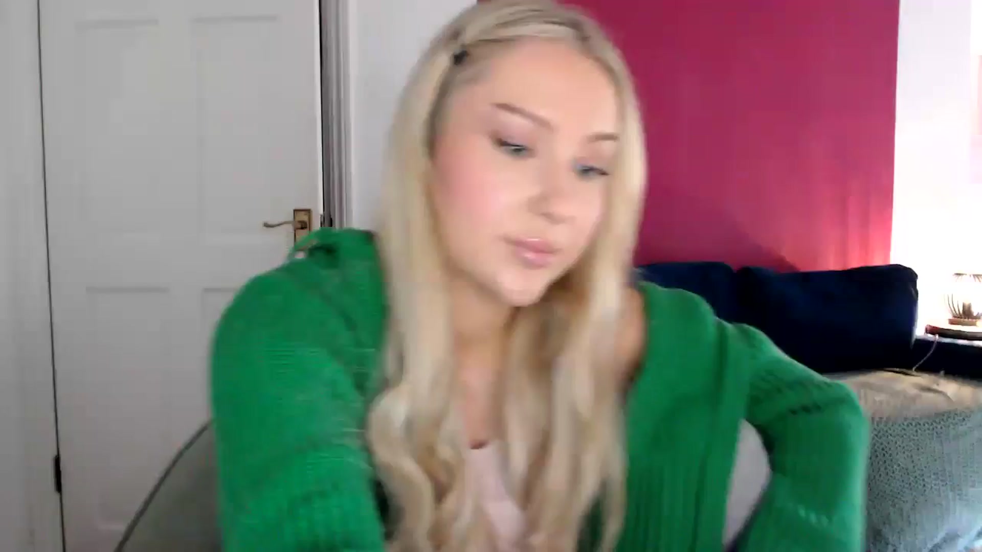 Gallery image thumbnail from PetiteAvax's myfreecams stream on, 06/12/2024, 13:27 image 8 of 20