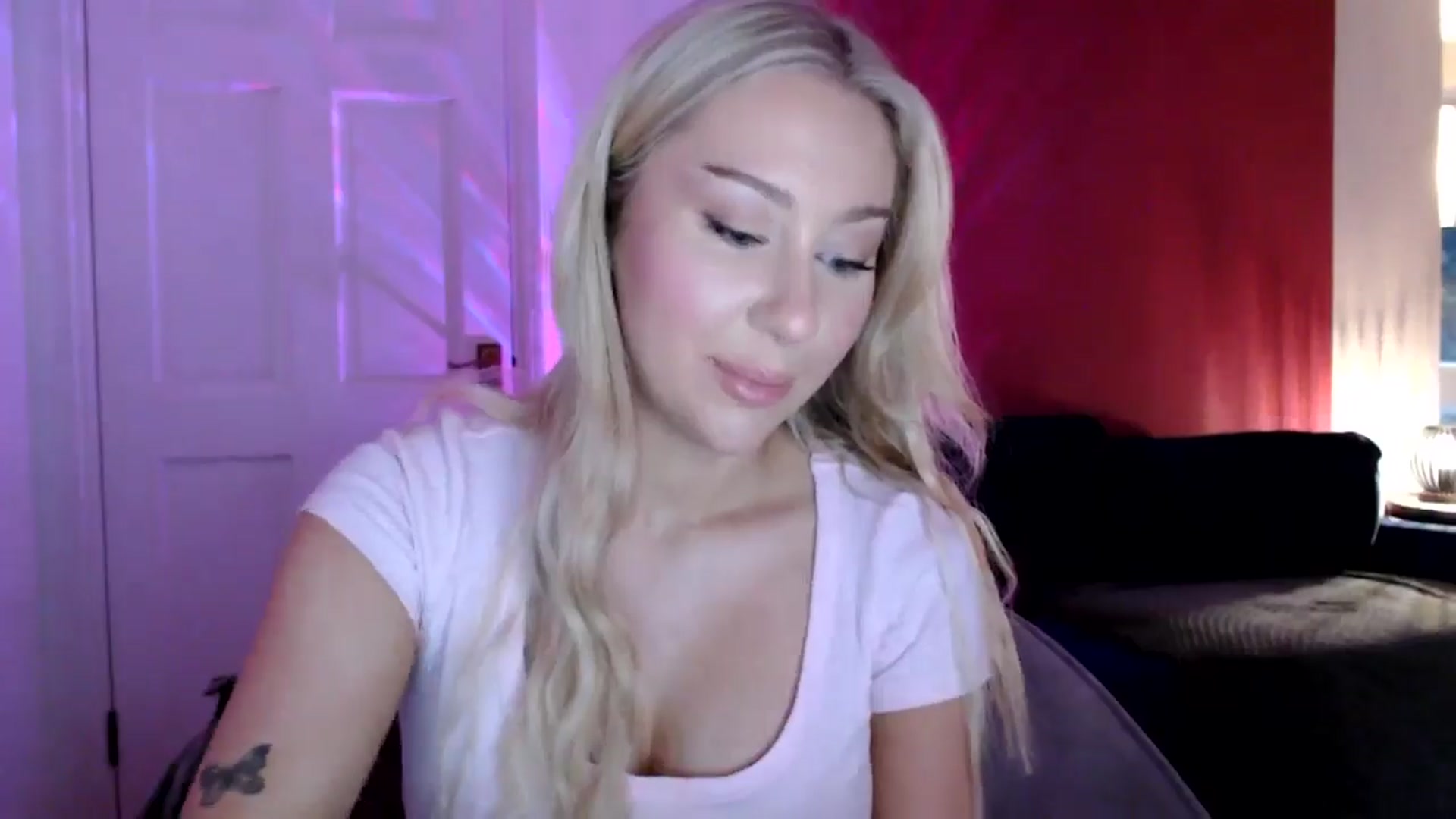 Gallery image thumbnail from PetiteAvax's myfreecams stream on, 06/13/2024, 19:44 image 18 of 20