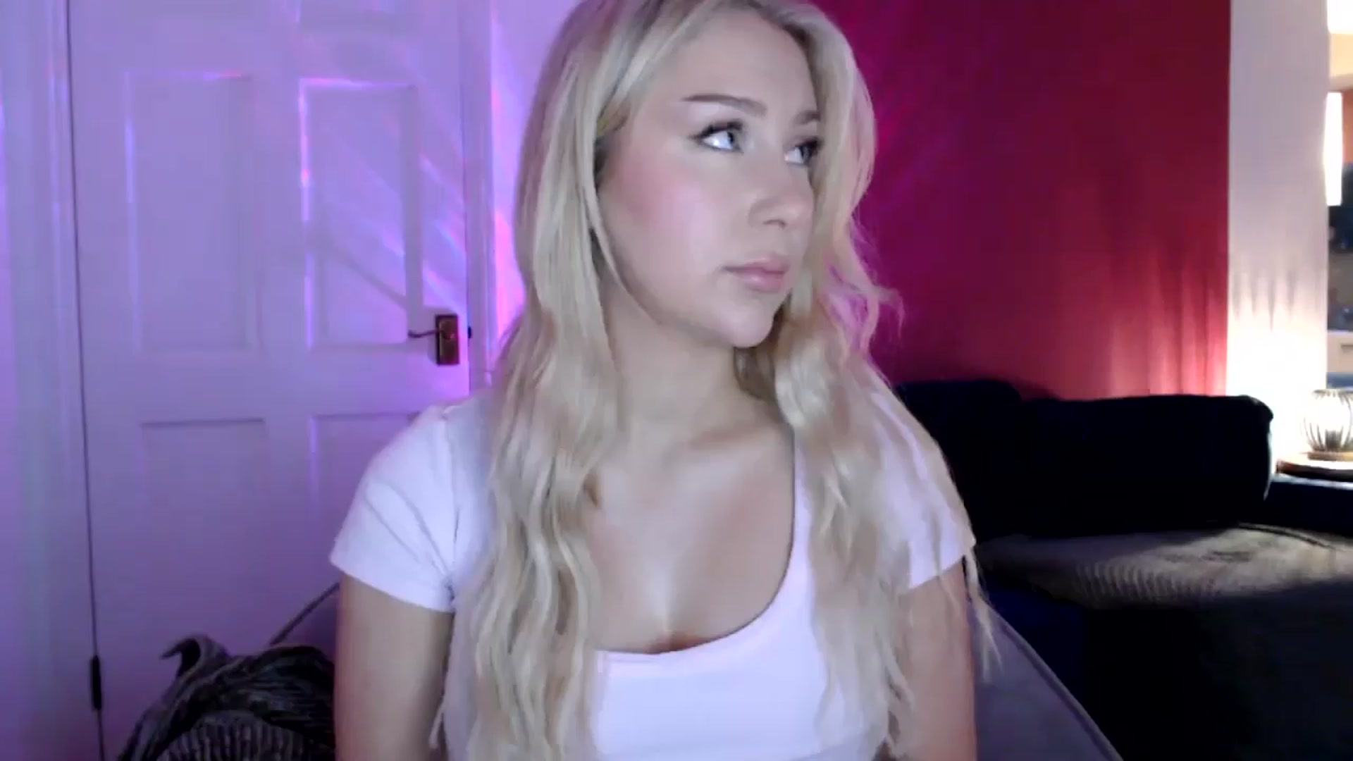 Gallery image thumbnail from PetiteAvax's myfreecams stream on, 06/13/2024, 20:03 image 11 of 20