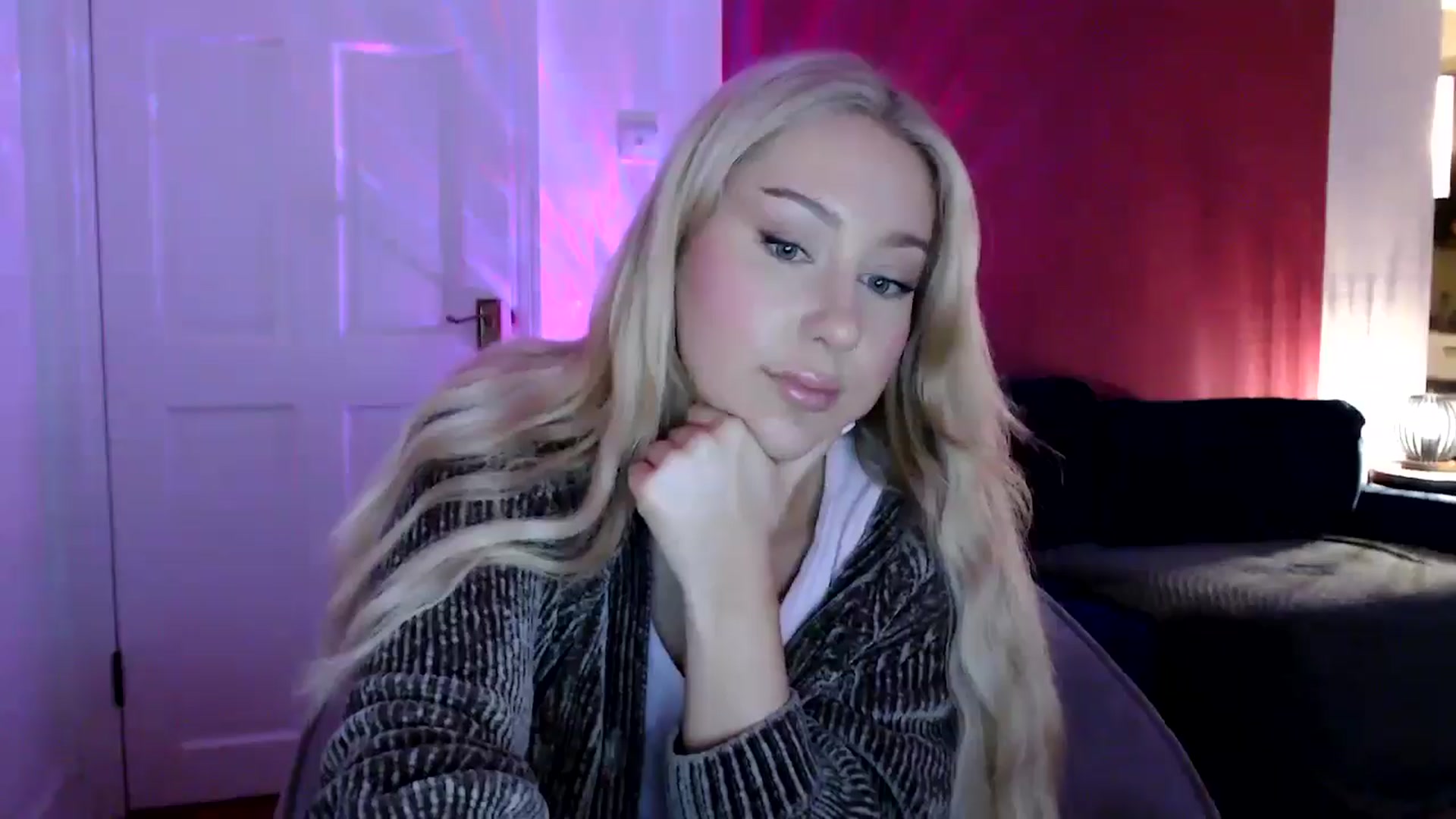 Gallery image thumbnail from PetiteAvax's myfreecams stream on, 06/13/2024, 20:46 image 19 of 20