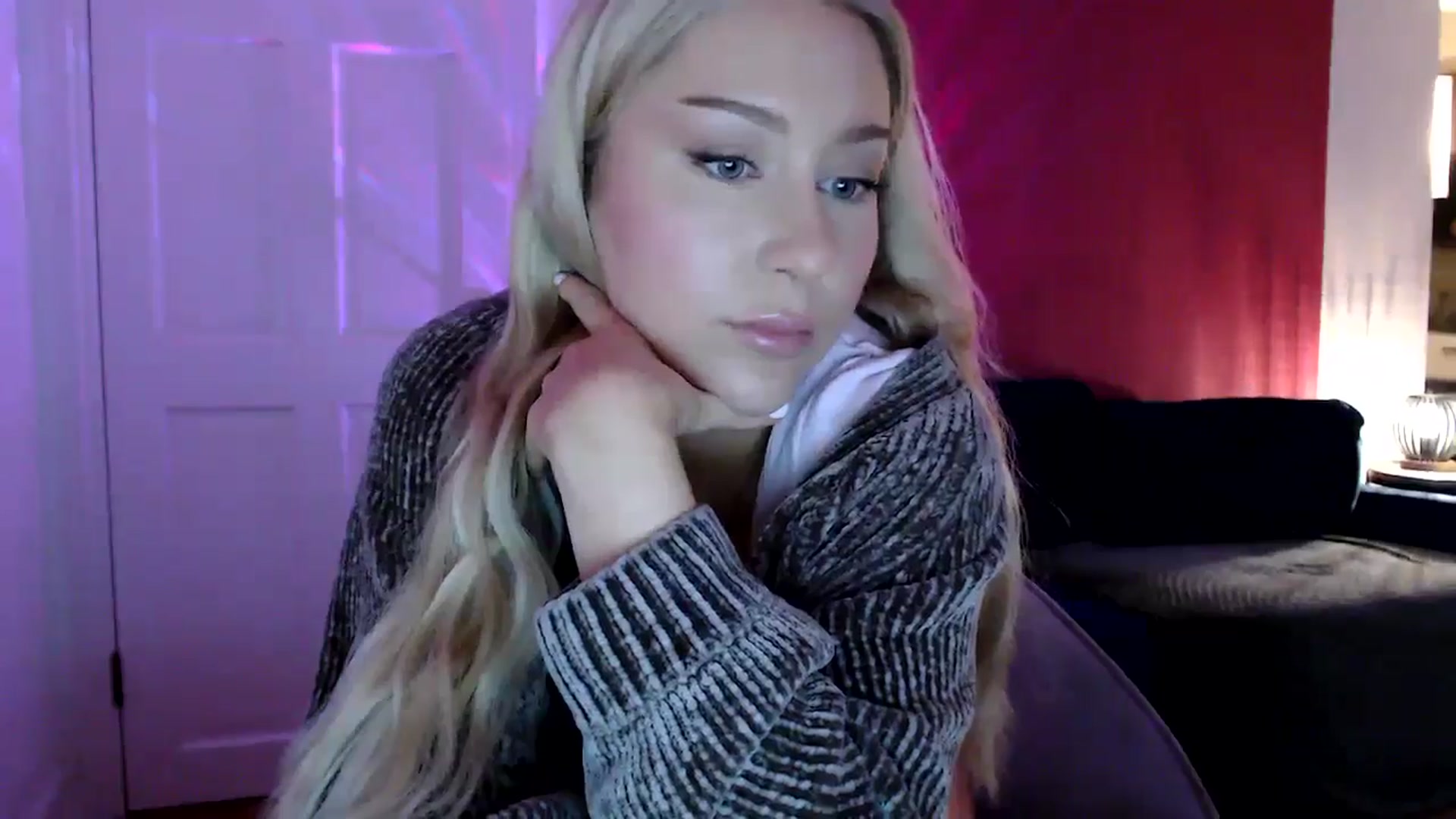 Gallery image thumbnail from PetiteAvax's myfreecams stream on, 06/13/2024, 20:46 image 3 of 20