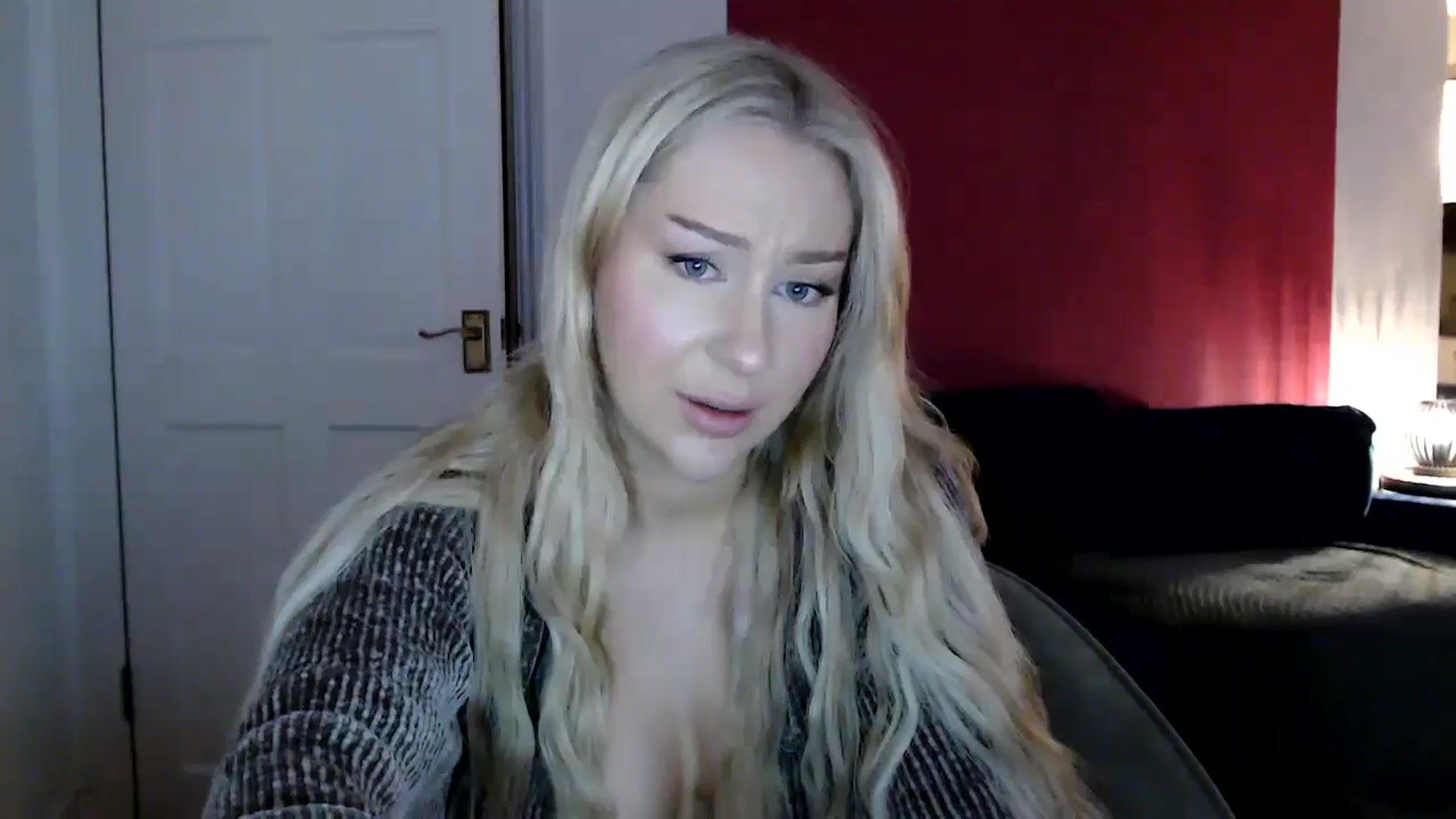 Gallery image thumbnail from PetiteAvax's myfreecams stream on, 06/13/2024, 22:05 image 10 of 20