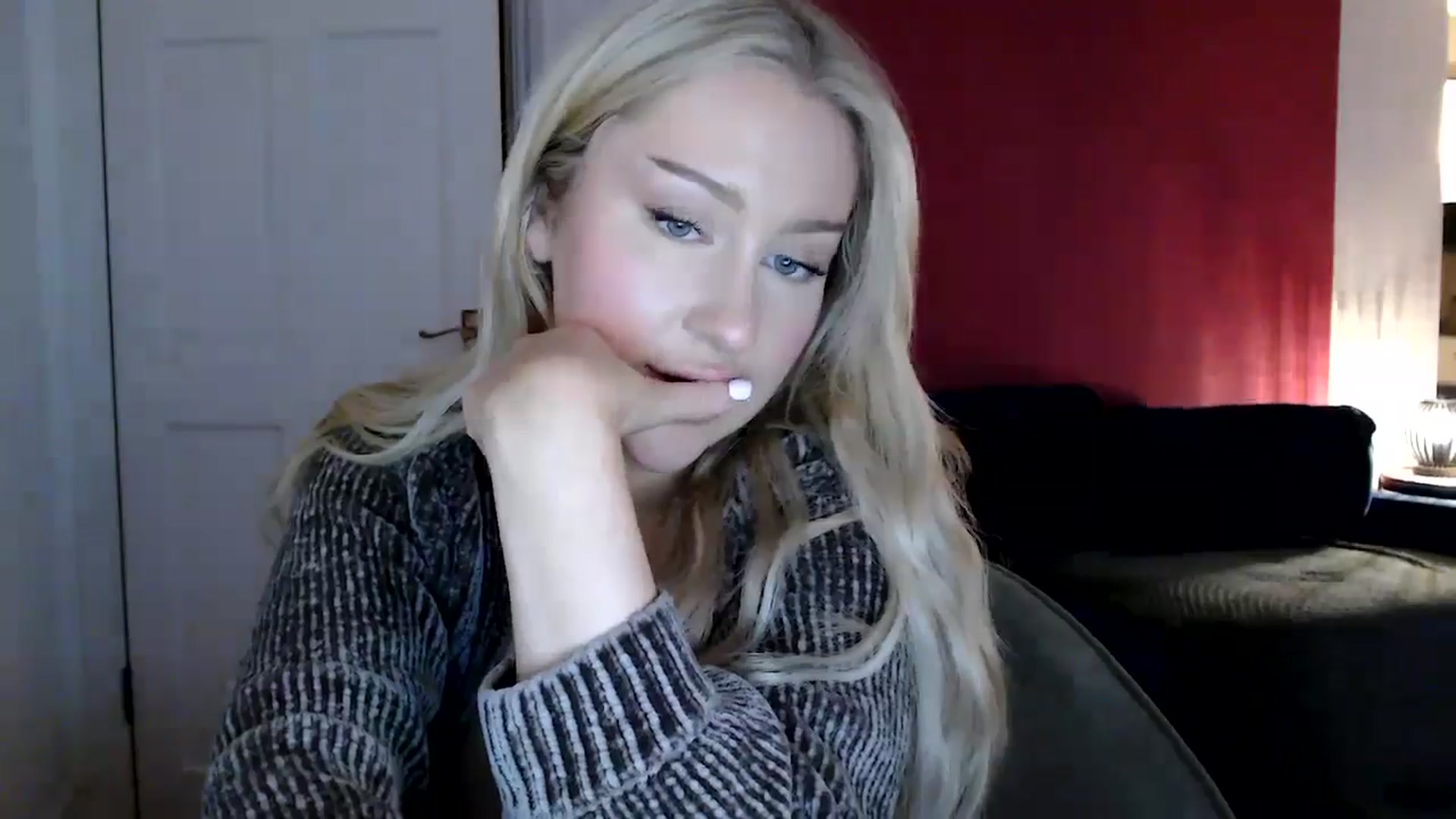 Gallery image thumbnail from PetiteAvax's myfreecams stream on, 06/13/2024, 22:05 image 13 of 20
