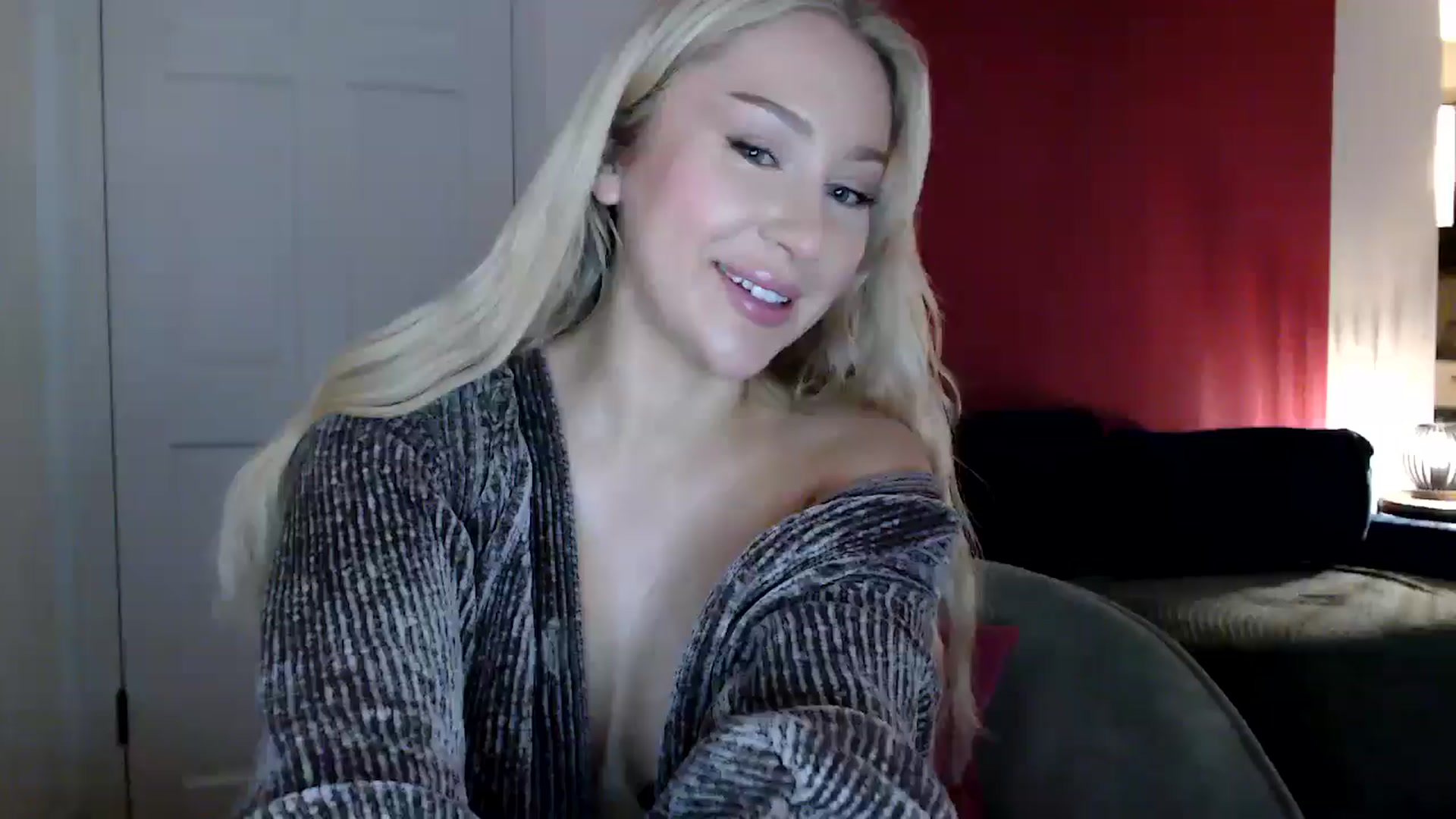 Gallery image thumbnail from PetiteAvax's myfreecams stream on, 06/13/2024, 22:52 image 14 of 20