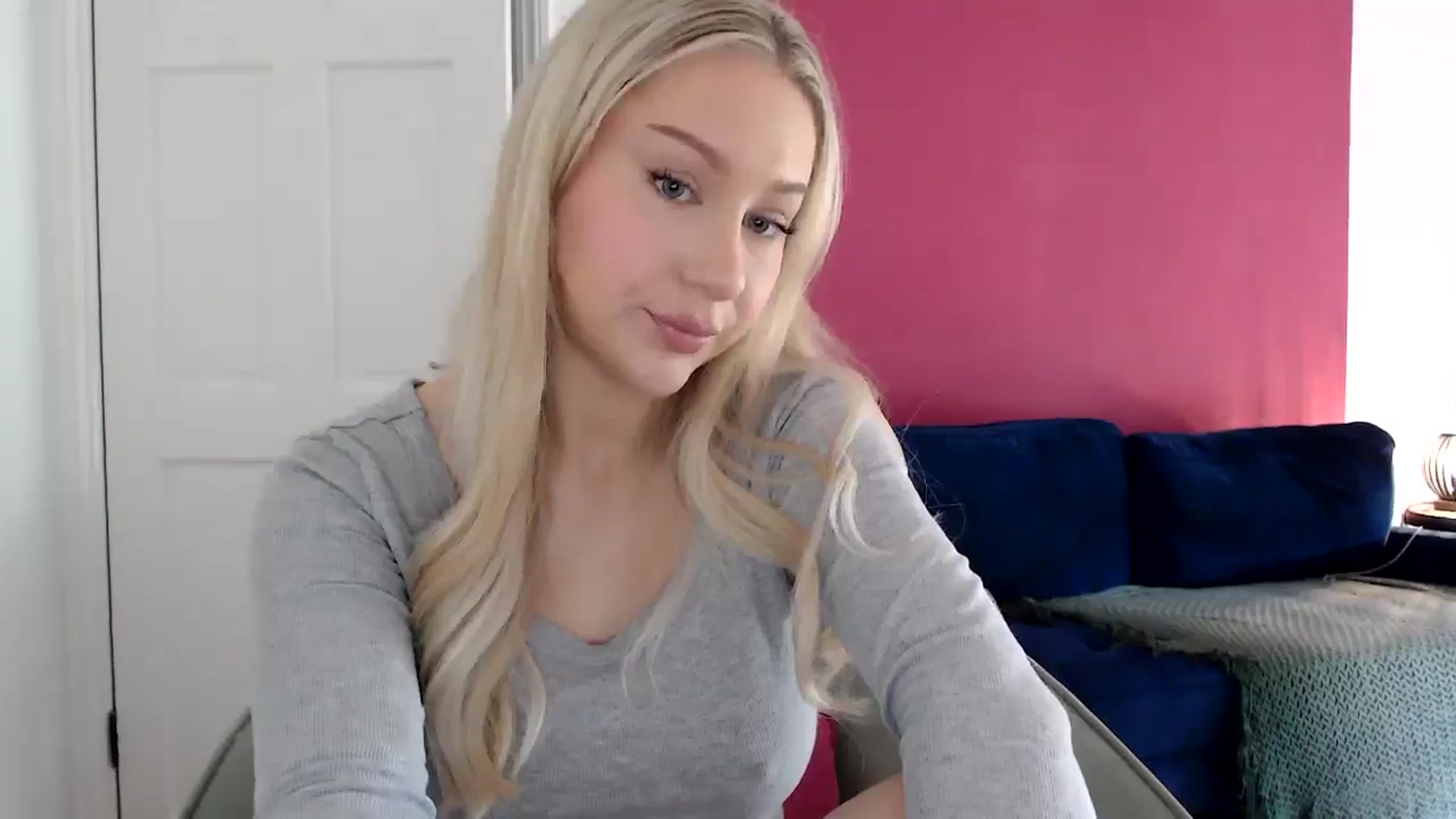 Gallery image thumbnail from PetiteAvax's myfreecams stream on, 06/15/2024, 11:48 image 2 of 20