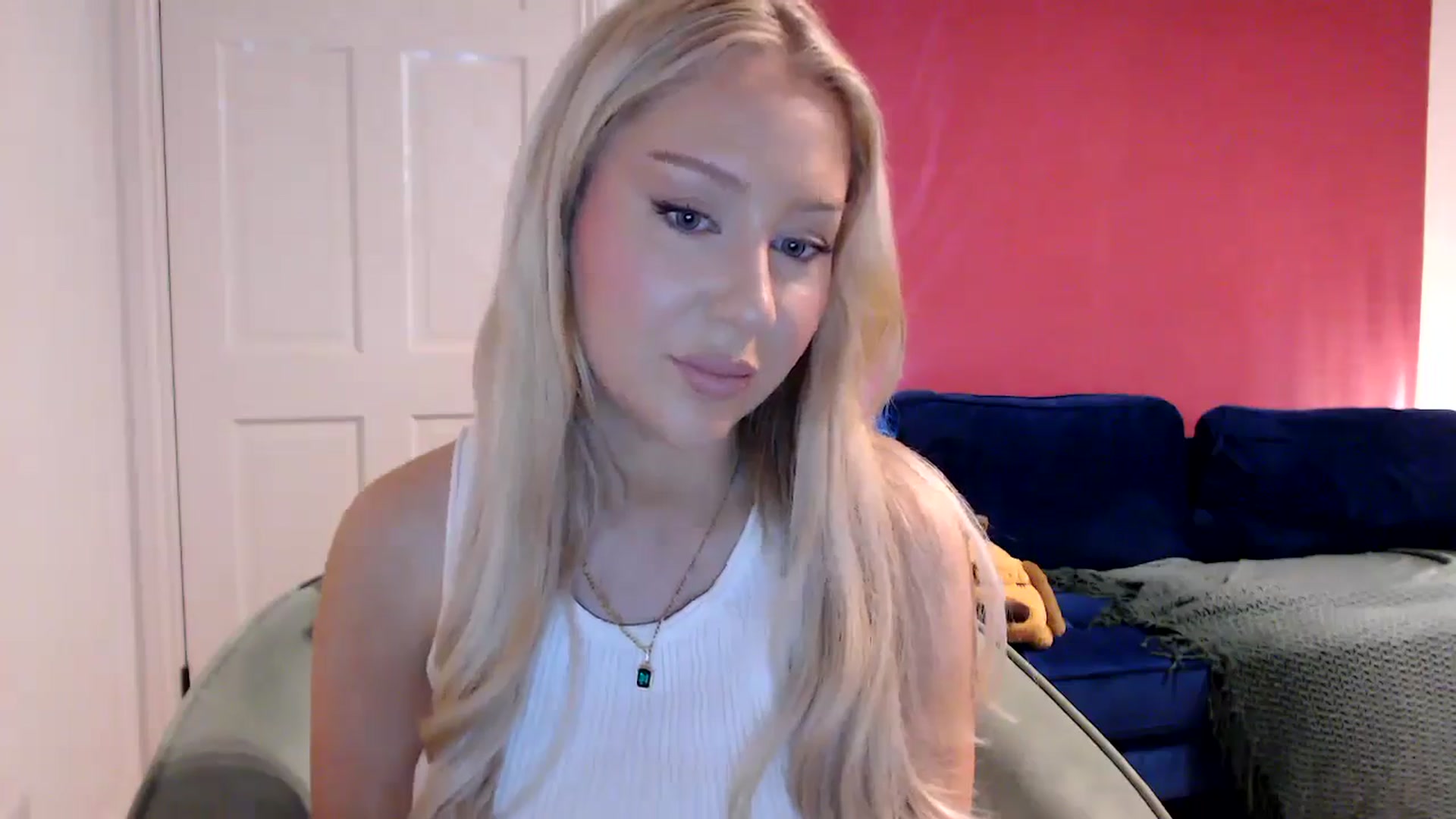 Gallery image thumbnail from PetiteAvax's myfreecams stream on, 06/16/2024, 20:42 image 12 of 20