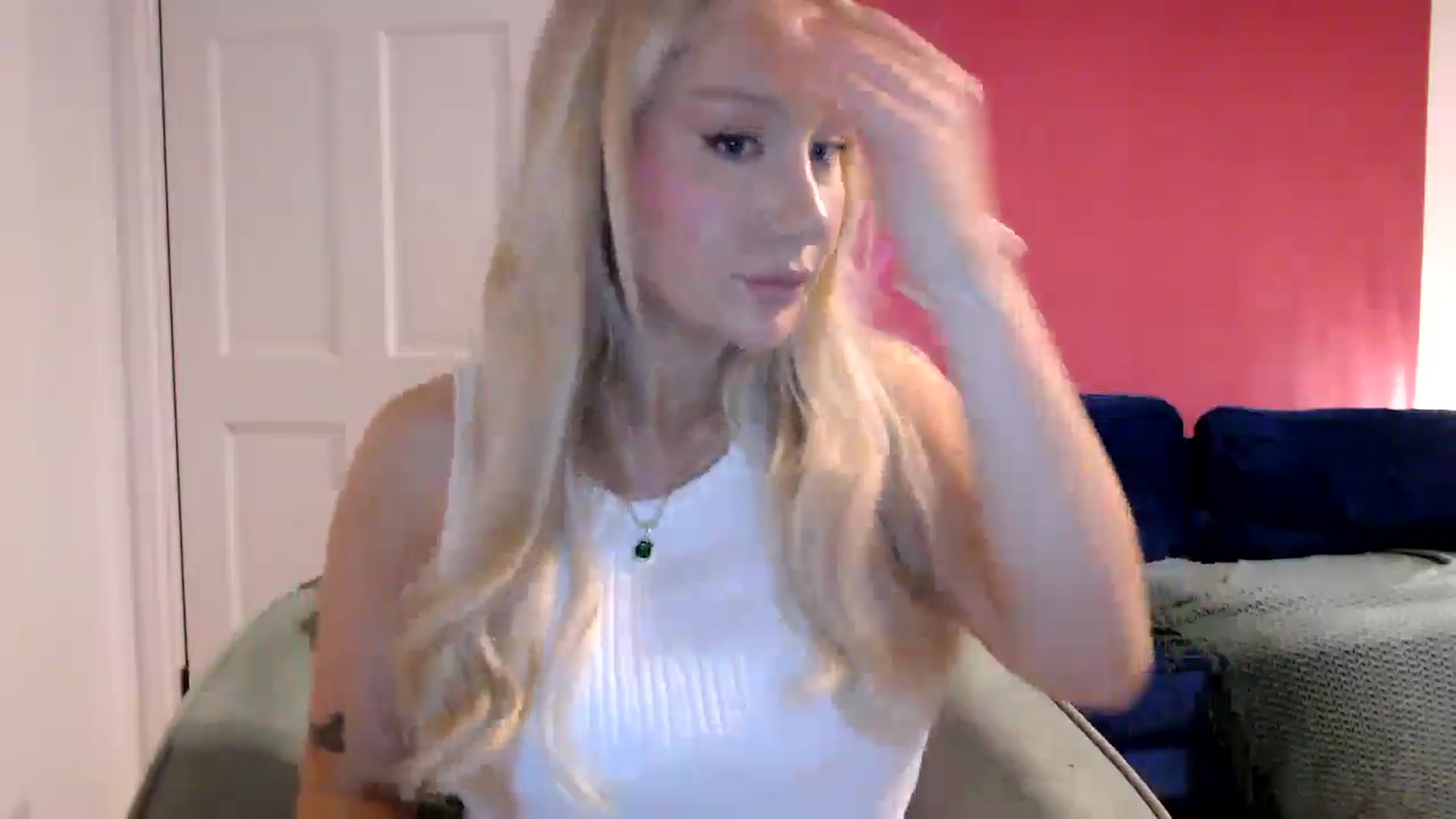 Gallery image thumbnail from PetiteAvax's myfreecams stream on, 06/16/2024, 20:42 image 3 of 20