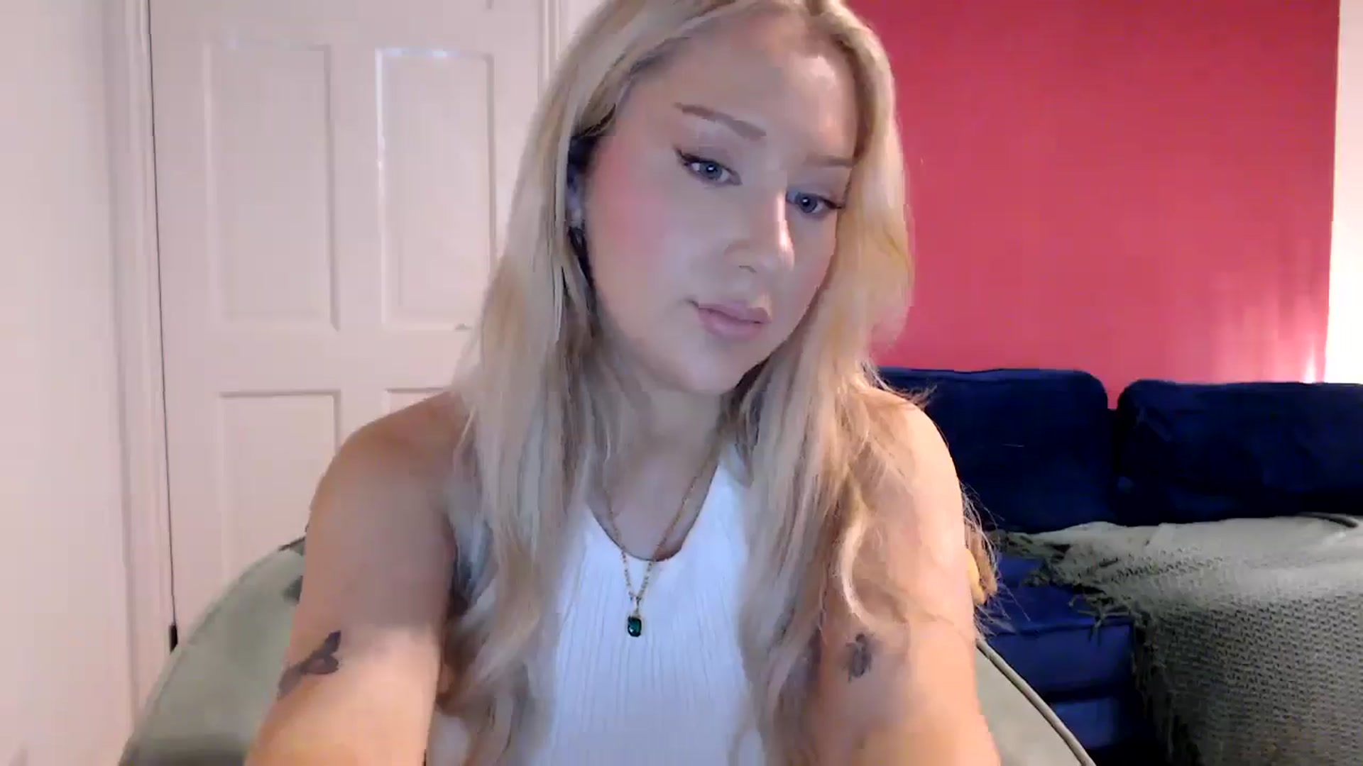 Gallery image thumbnail from PetiteAvax's myfreecams stream on, 06/16/2024, 20:42 image 10 of 20