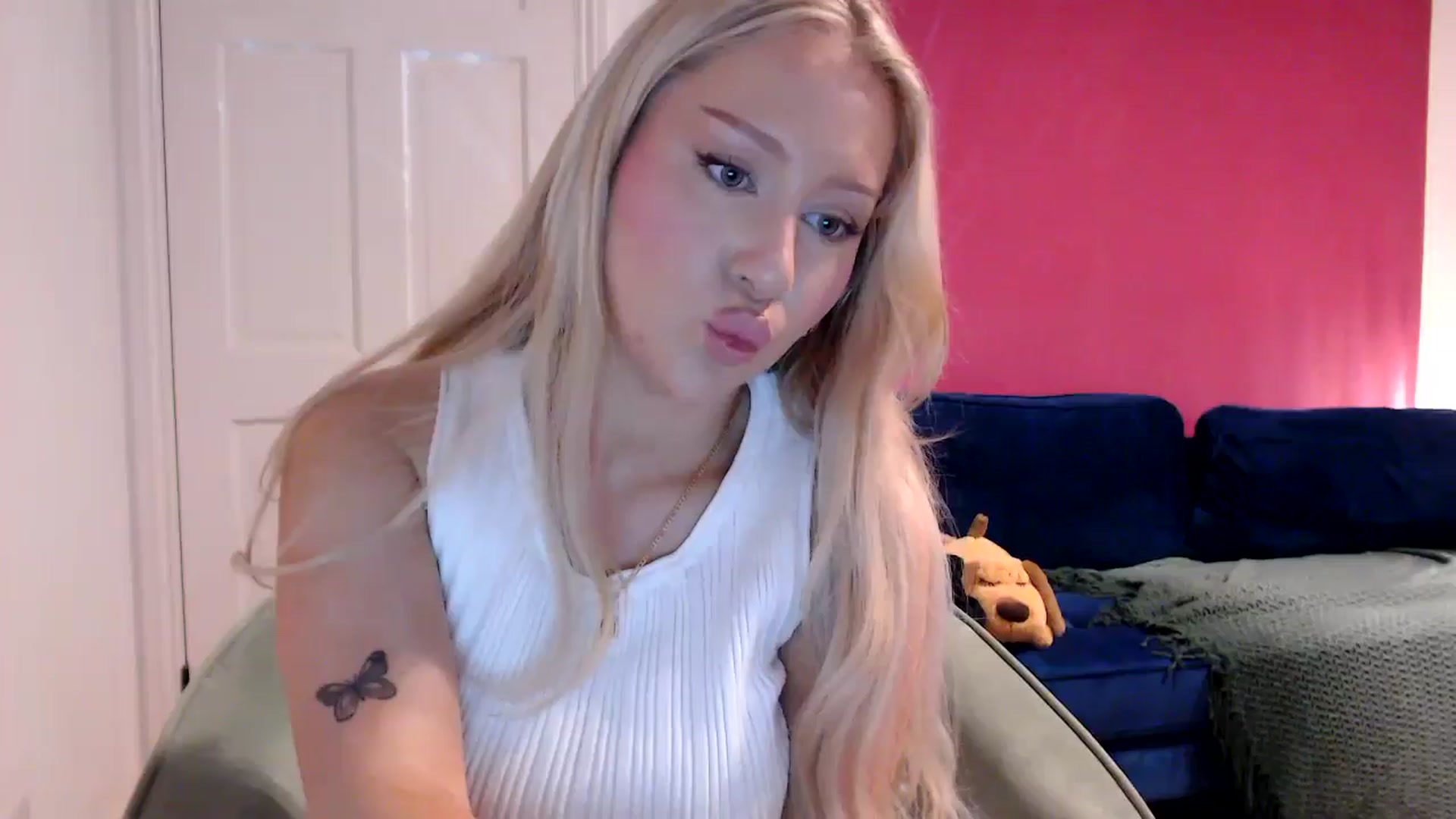 Gallery image thumbnail from PetiteAvax's myfreecams stream on, 06/16/2024, 20:42 image 13 of 20