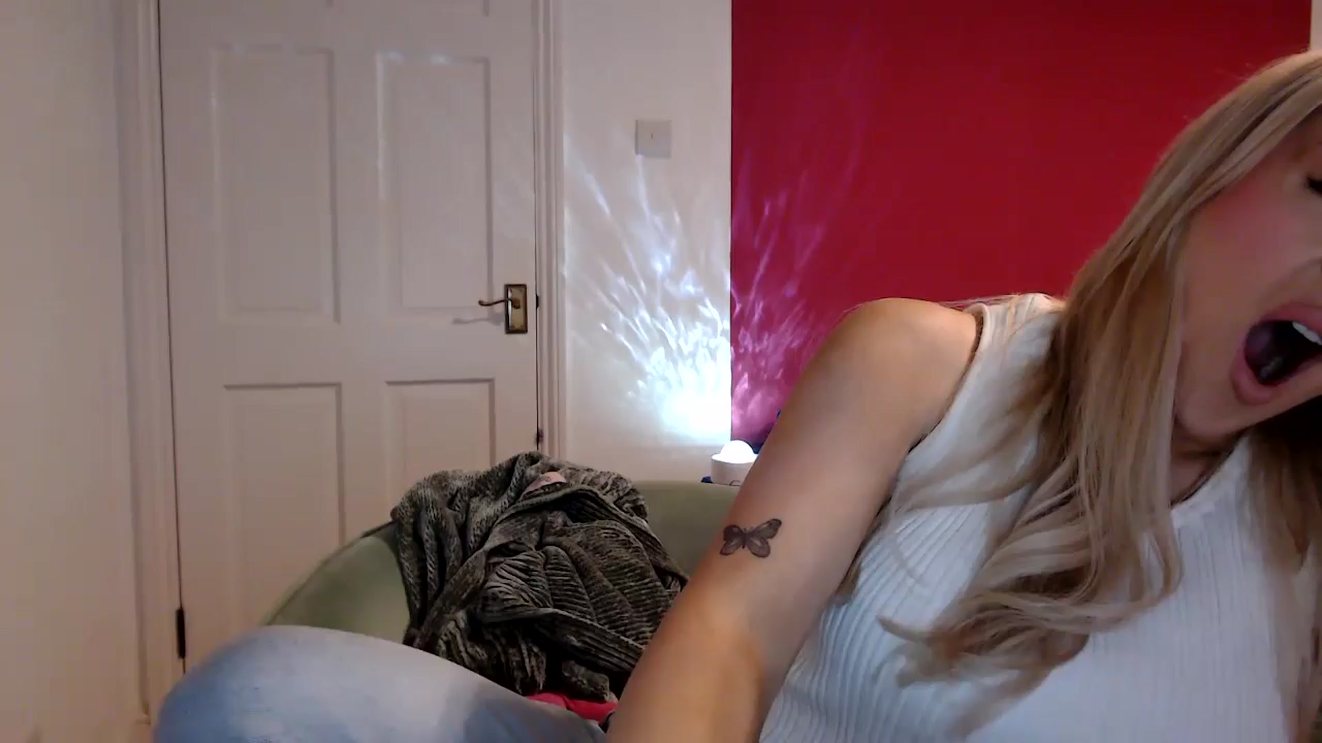 Gallery image thumbnail from PetiteAvax's myfreecams stream on, 06/16/2024, 22:46 image 1 of 20