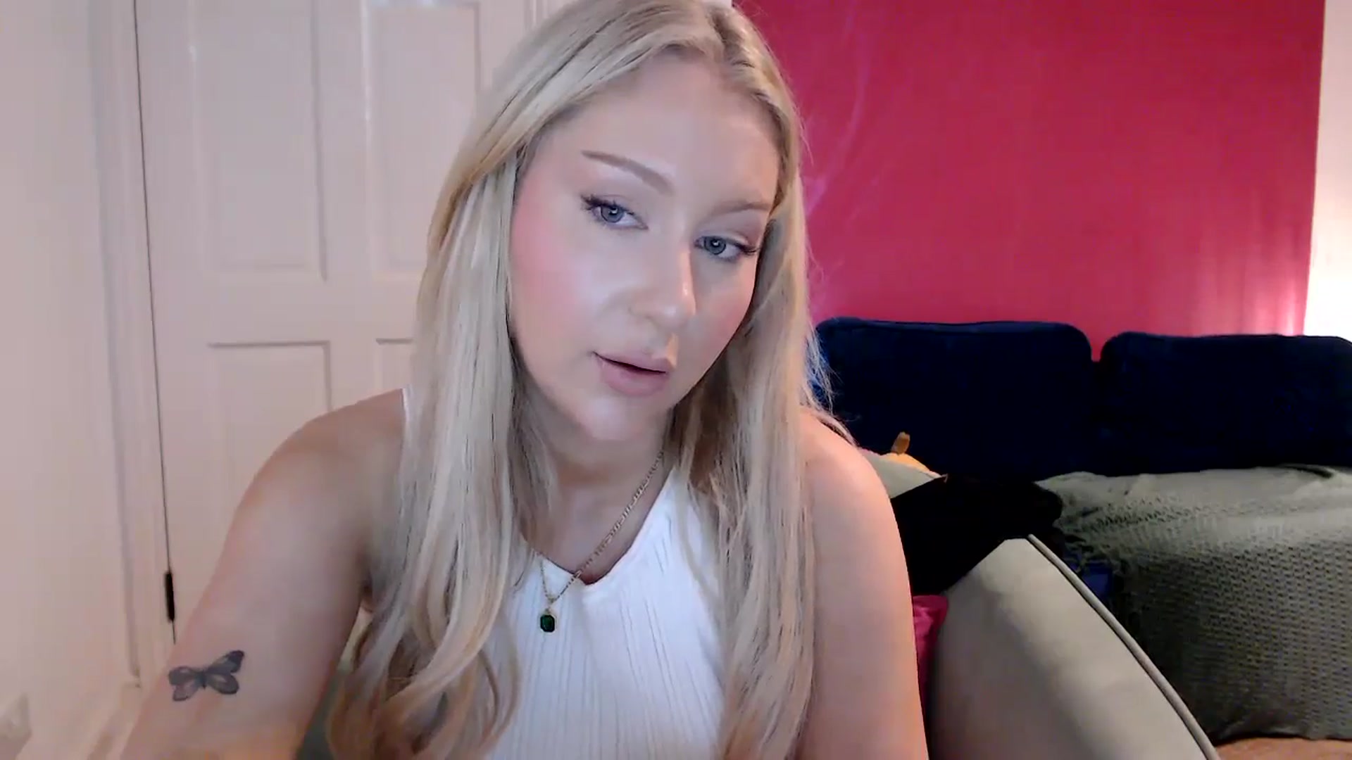Gallery image thumbnail from PetiteAvax's myfreecams stream on, 06/16/2024, 22:46 image 7 of 20
