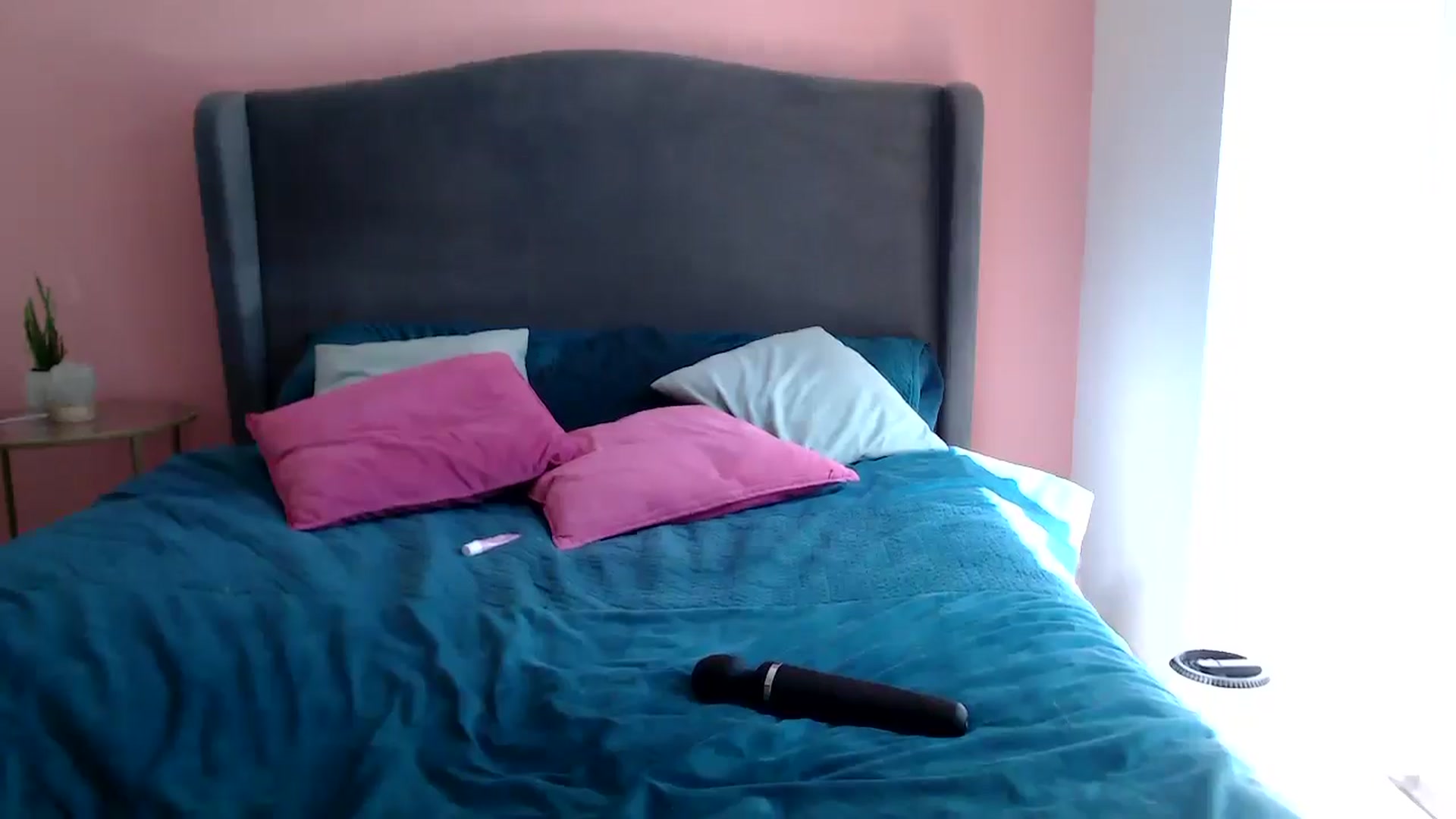 Gallery image thumbnail from PetiteAvax's myfreecams stream on, 06/19/2024, 14:31 image 17 of 20