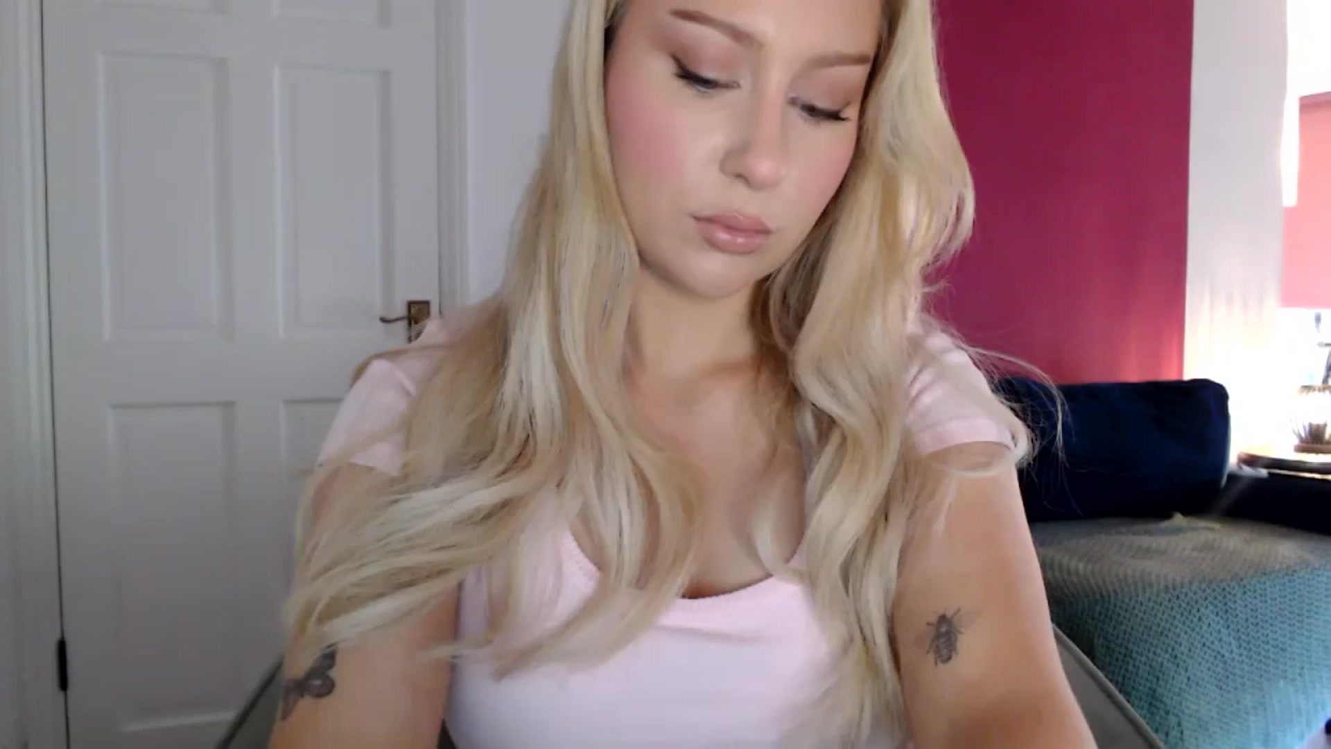 Gallery image thumbnail from PetiteAvax's myfreecams stream on, 06/22/2024, 16:04 image 17 of 20