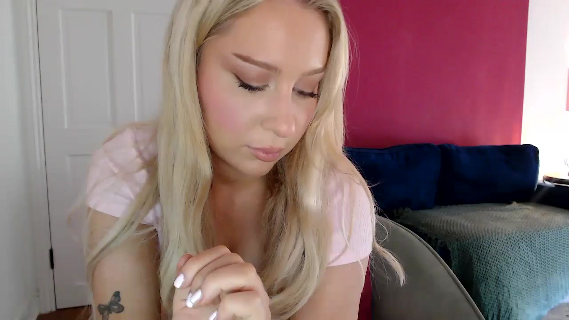 Gallery image thumbnail from PetiteAvax's myfreecams stream on, 06/22/2024, 16:26 image 10 of 20