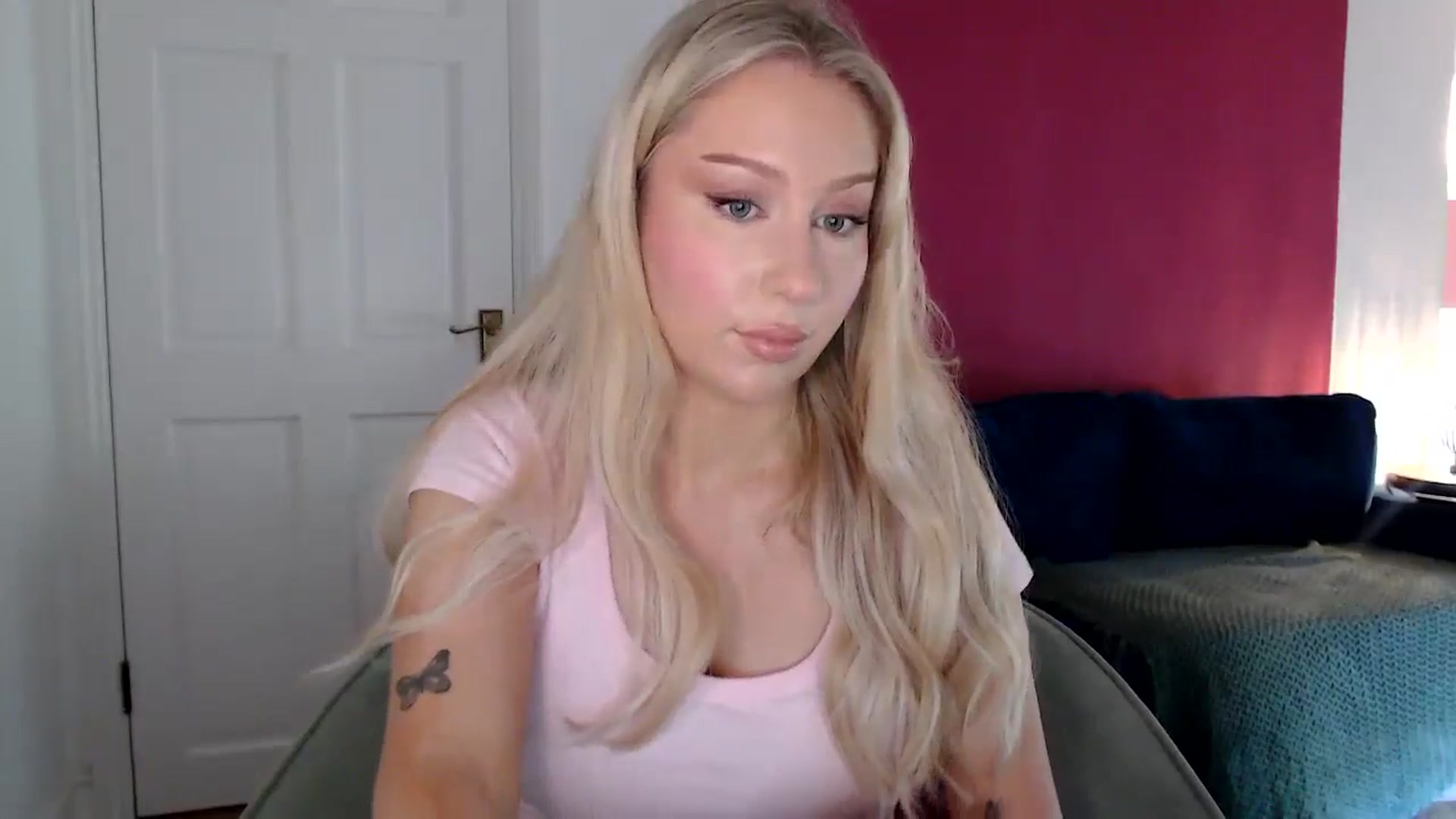 Gallery image thumbnail from PetiteAvax's myfreecams stream on, 06/22/2024, 16:26 image 4 of 20