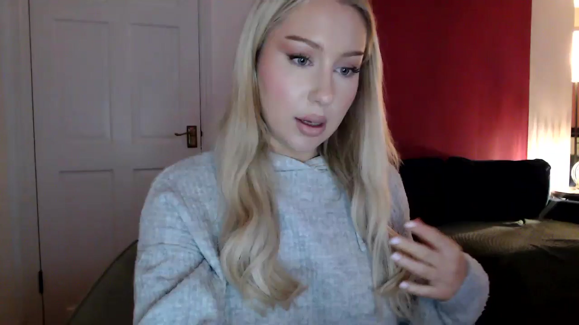 Gallery image thumbnail from PetiteAvax's myfreecams stream on, 06/22/2024, 21:38 image 1 of 20