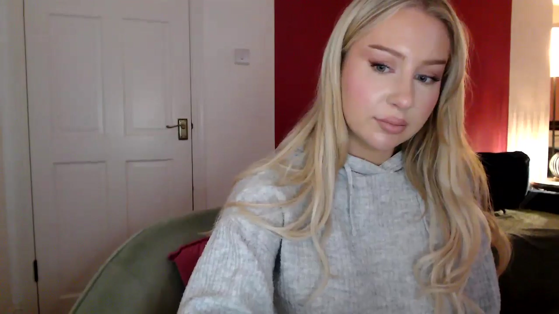 Gallery image thumbnail from PetiteAvax's myfreecams stream on, 06/22/2024, 22:33 image 19 of 20