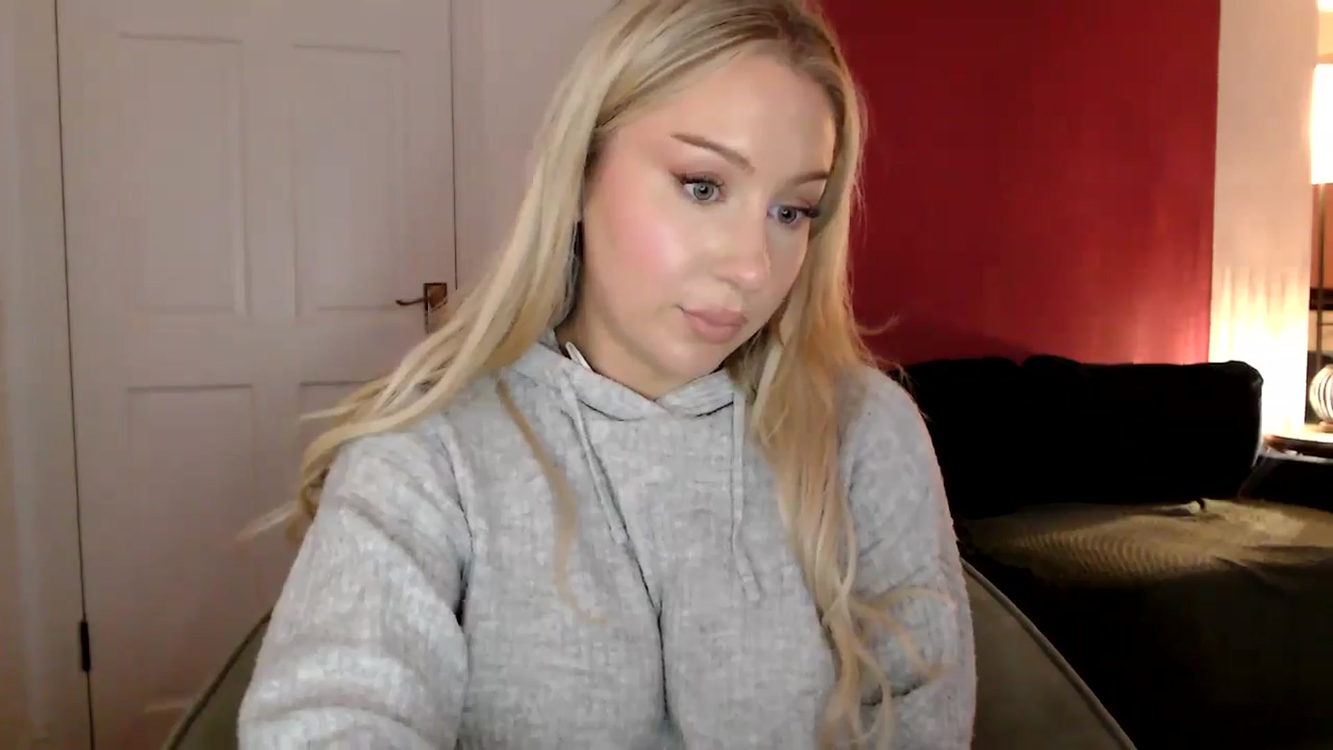 Gallery image thumbnail from PetiteAvax's myfreecams stream on, 06/22/2024, 22:33 image 6 of 20