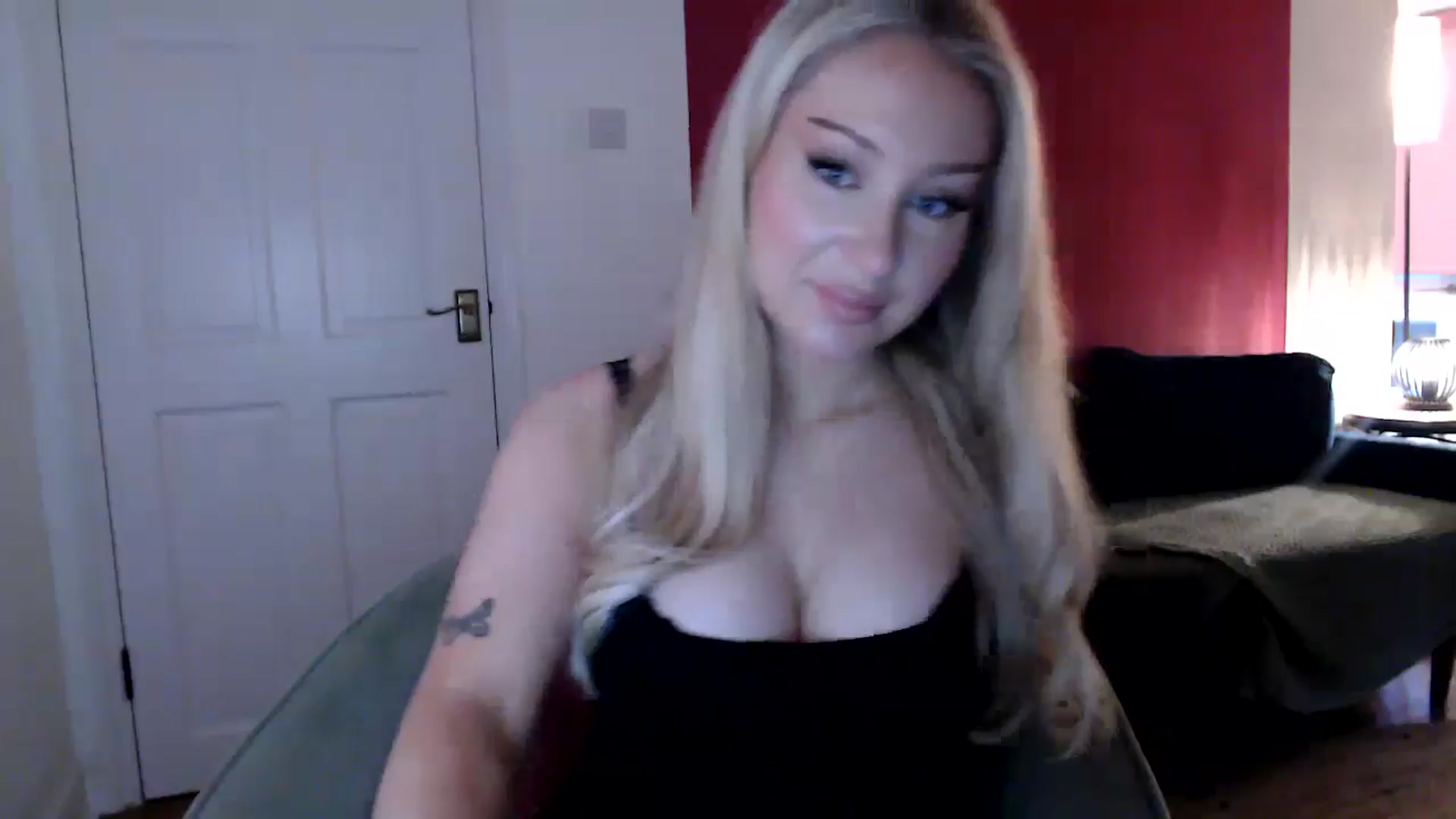 Gallery image thumbnail from PetiteAvax's myfreecams stream on, 06/23/2024, 20:38 image 5 of 20