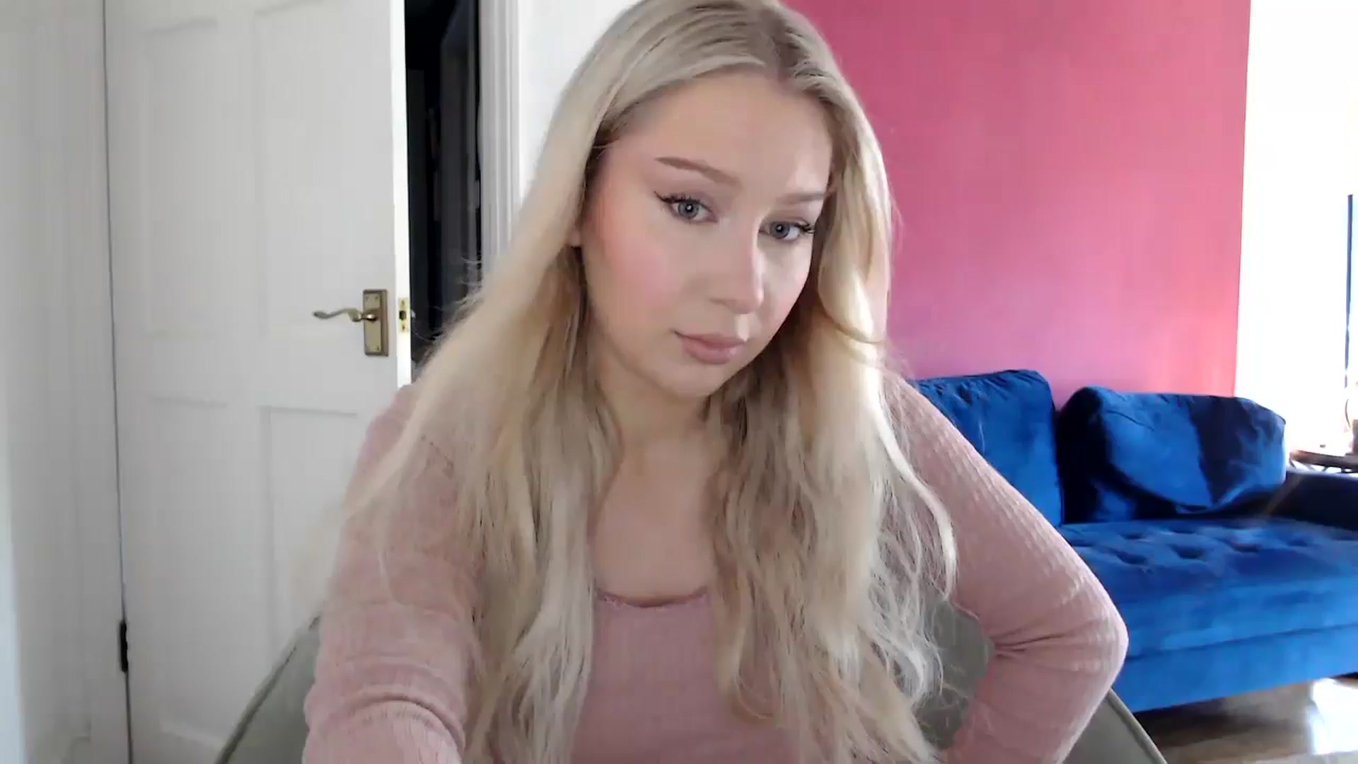 Gallery image thumbnail from PetiteAvax's myfreecams stream on, 06/27/2024, 09:48 image 1 of 20