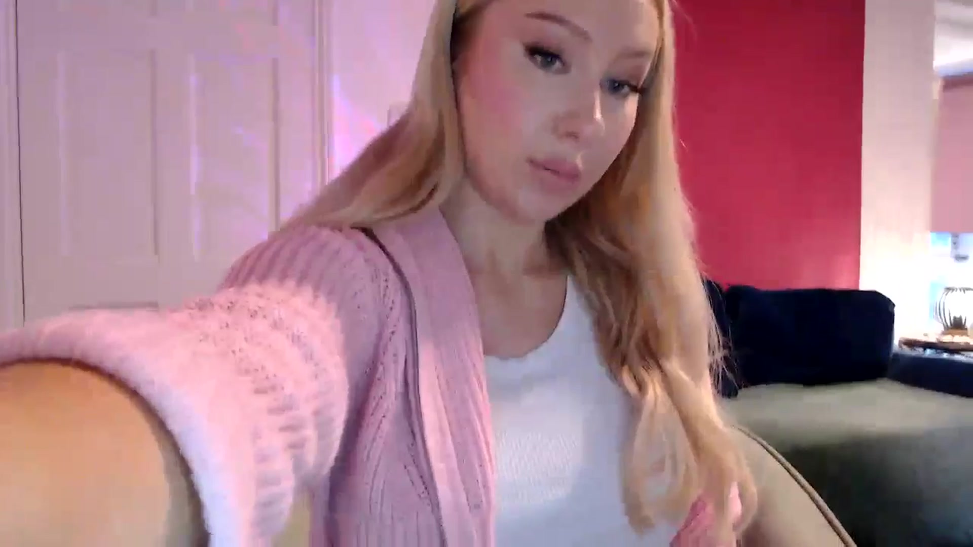 Gallery image thumbnail from PetiteAvax's myfreecams stream on, 06/28/2024, 19:23 image 9 of 20