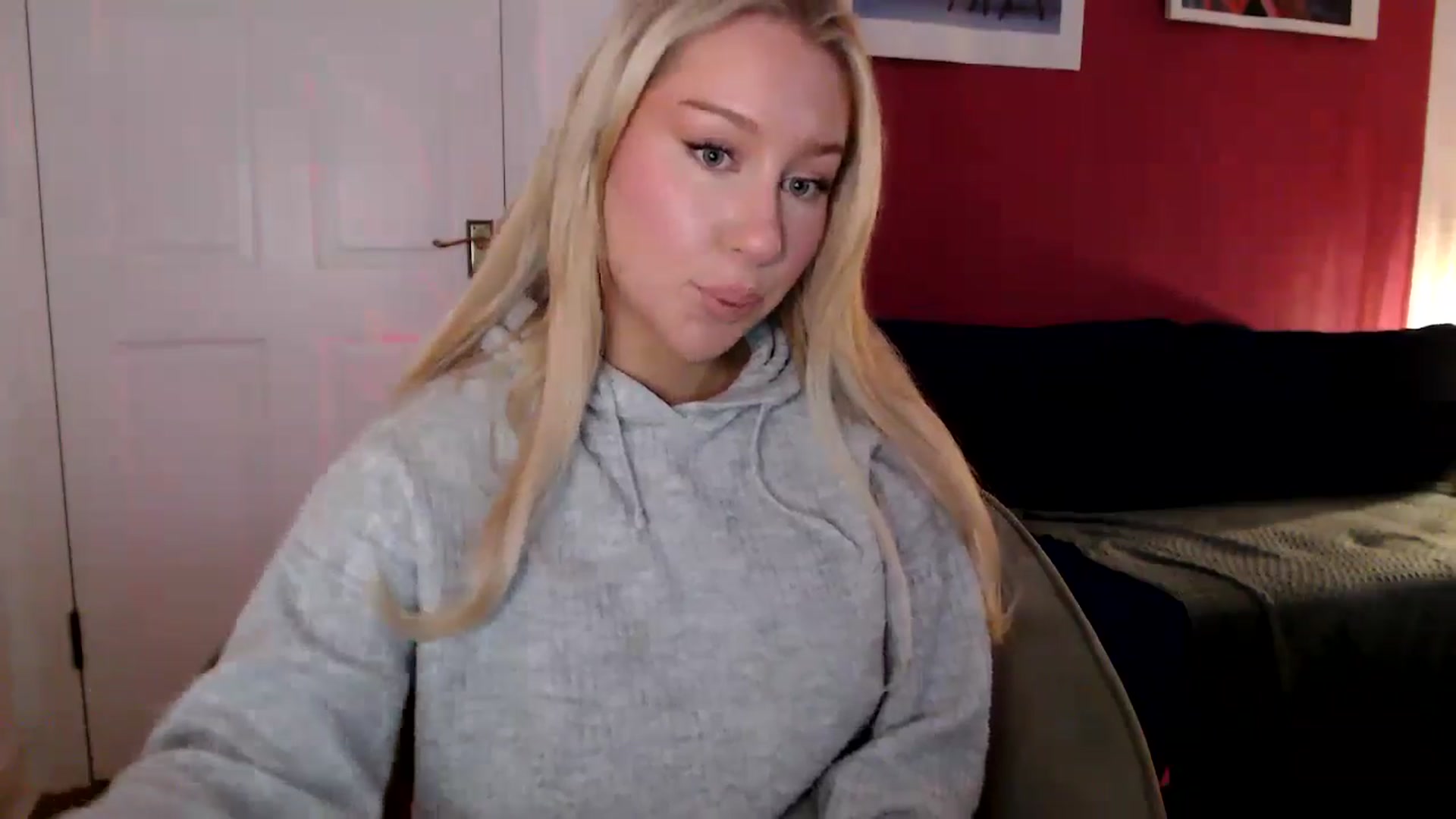 Gallery image thumbnail from PetiteAvax's myfreecams stream on, 07/04/2024, 20:40 image 10 of 20