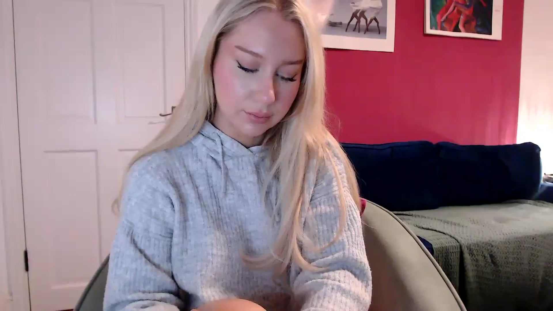 Gallery image thumbnail from PetiteAvax's myfreecams stream on, 07/04/2024, 21:04 image 7 of 20