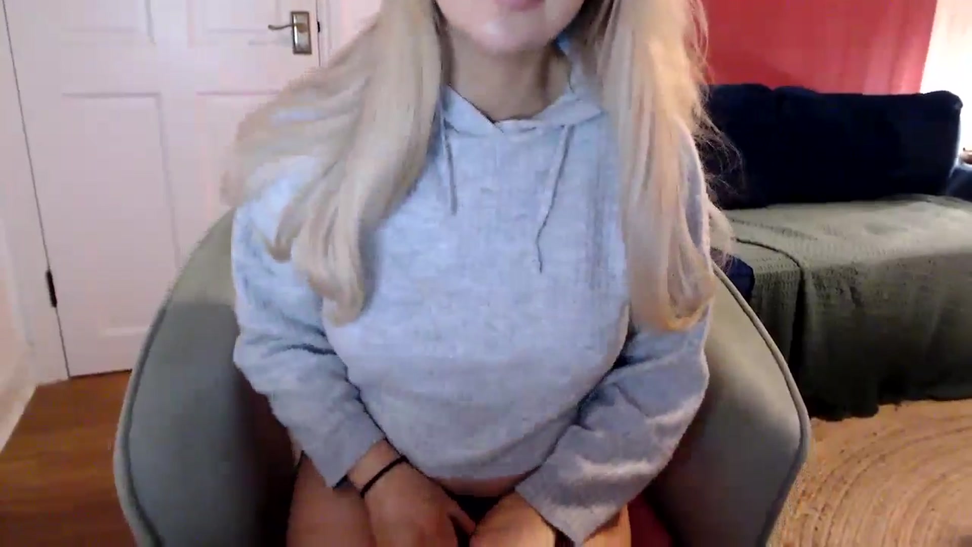 Gallery image thumbnail from PetiteAvax's myfreecams stream on, 07/04/2024, 21:04 image 4 of 20
