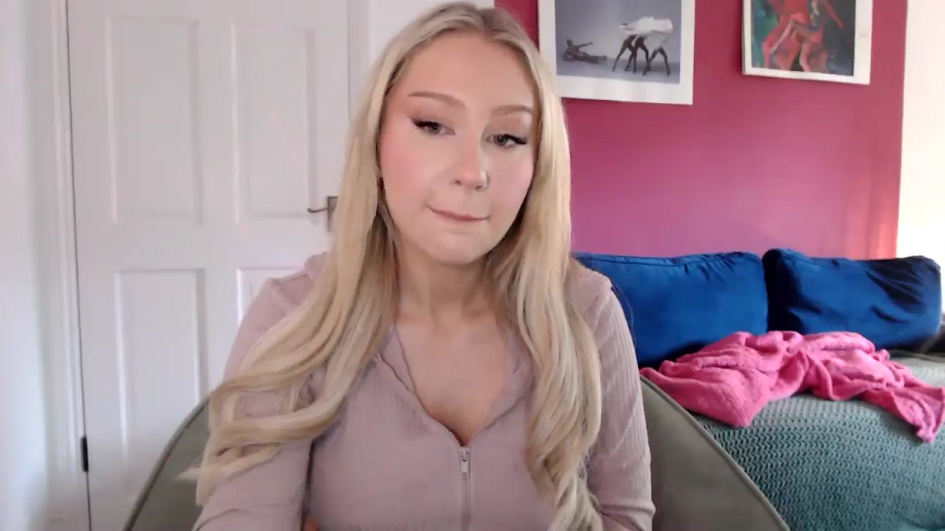 Gallery image thumbnail from PetiteAvax's myfreecams stream on, 07/05/2024, 14:39 image 11 of 20