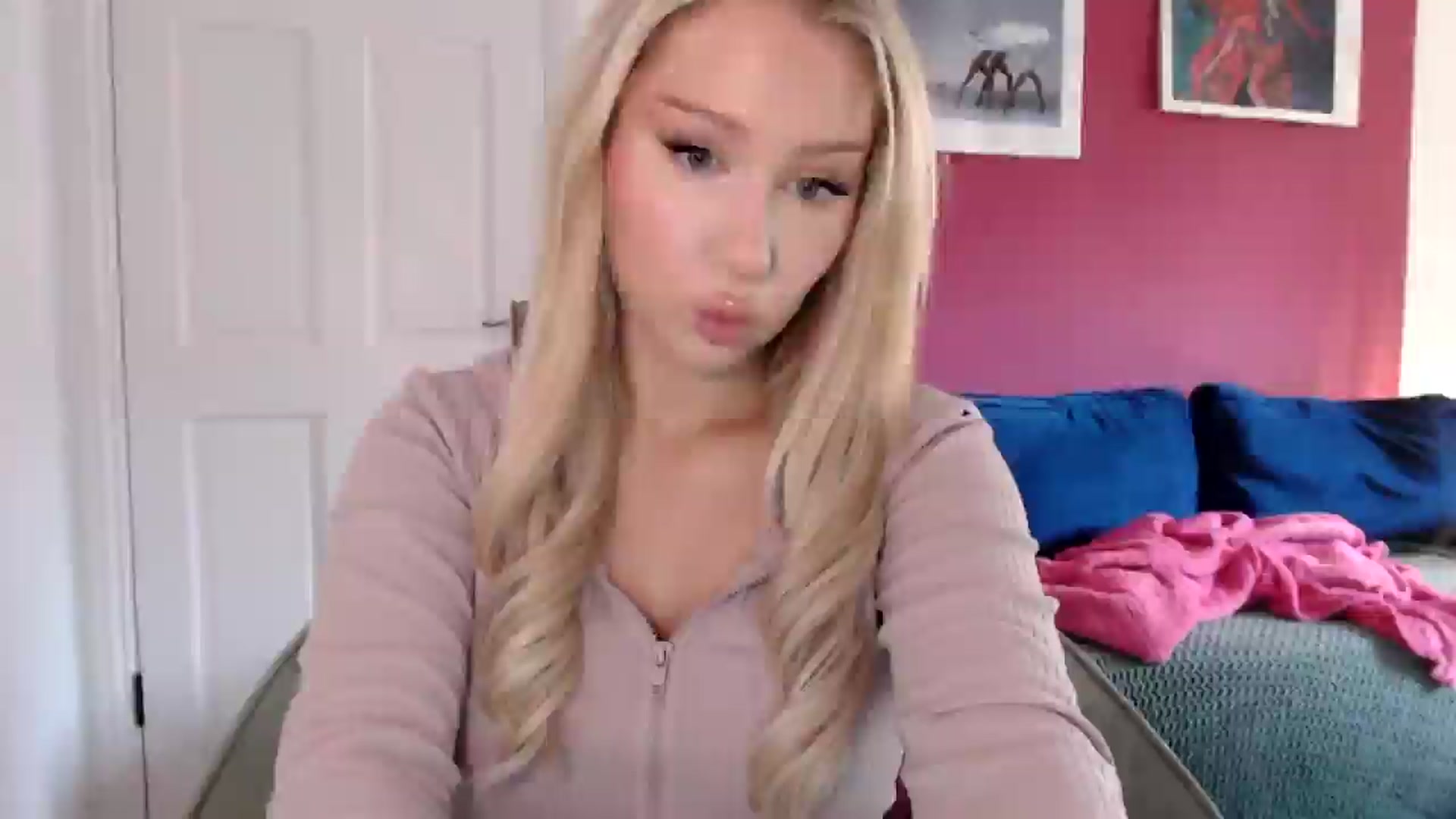Gallery image thumbnail from PetiteAvax's myfreecams stream on, 07/05/2024, 14:39 image 16 of 20