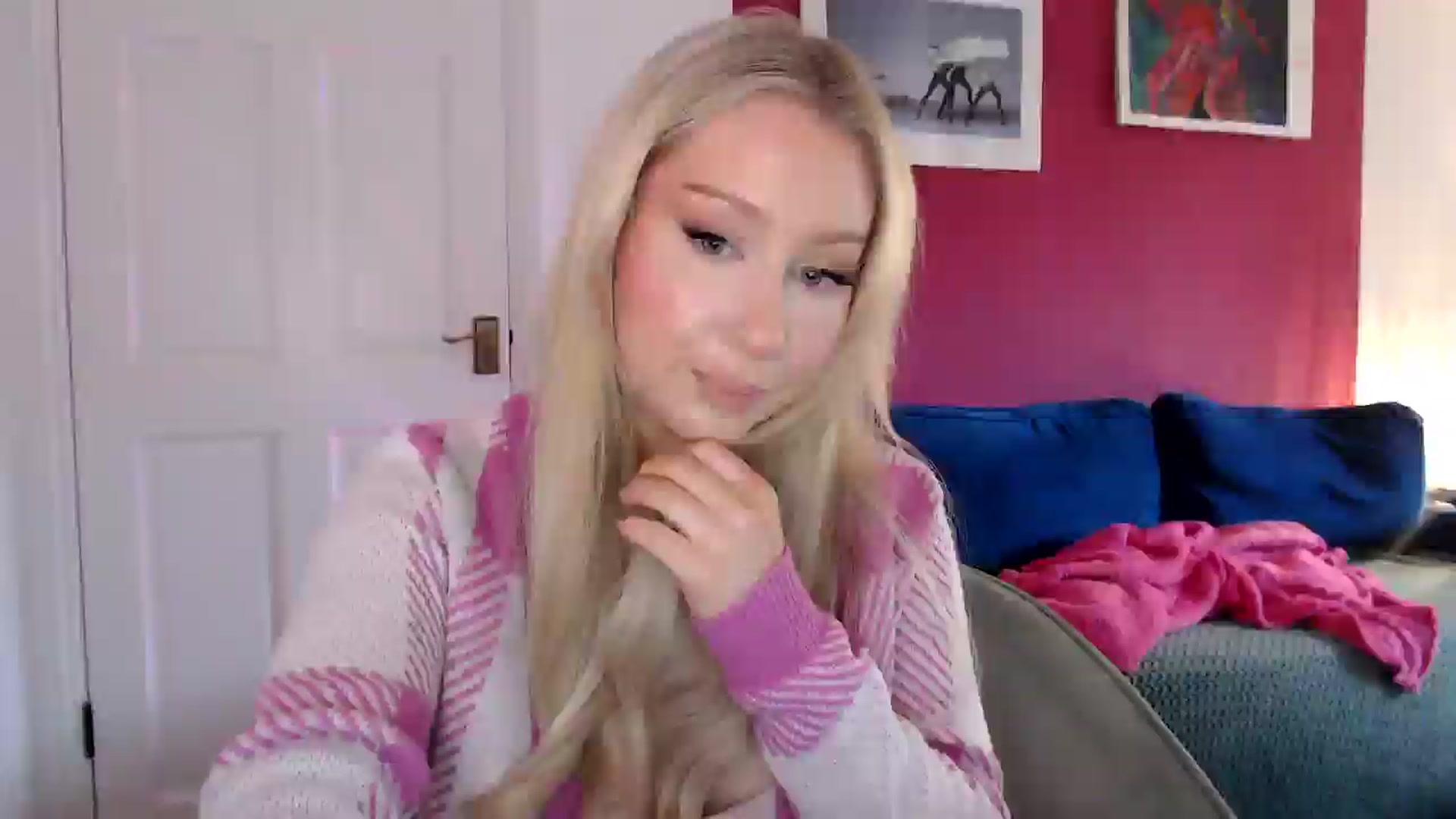Gallery image thumbnail from PetiteAvax's myfreecams stream on, 07/05/2024, 15:51 image 17 of 20