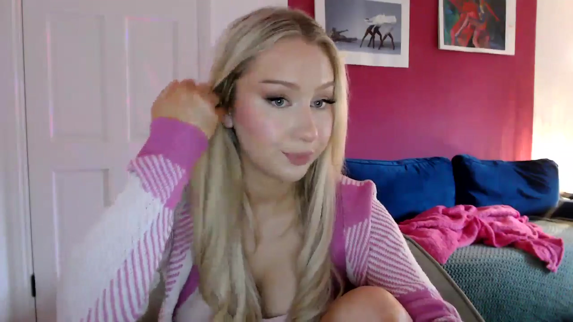 Gallery image thumbnail from PetiteAvax's myfreecams stream on, 07/05/2024, 15:51 image 13 of 20