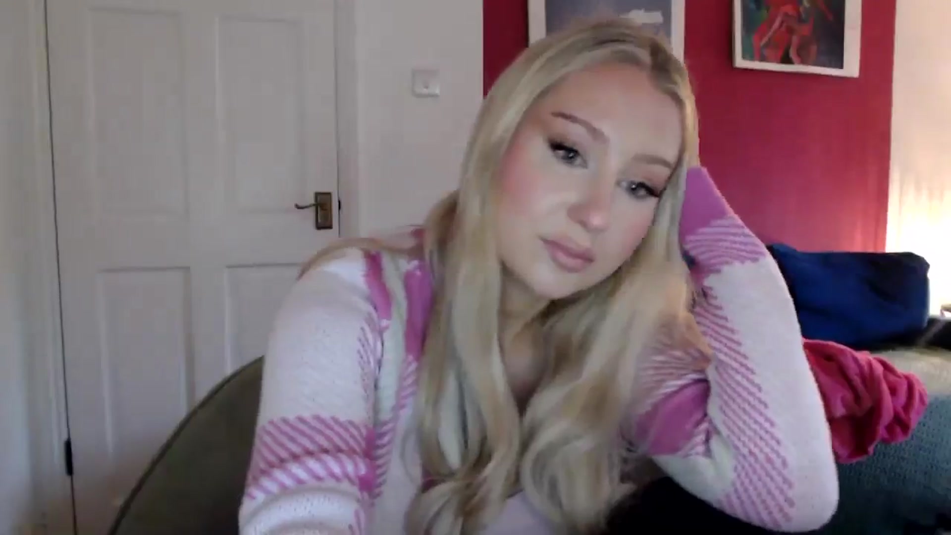 Gallery image thumbnail from PetiteAvax's myfreecams stream on, 07/05/2024, 18:04 image 16 of 20
