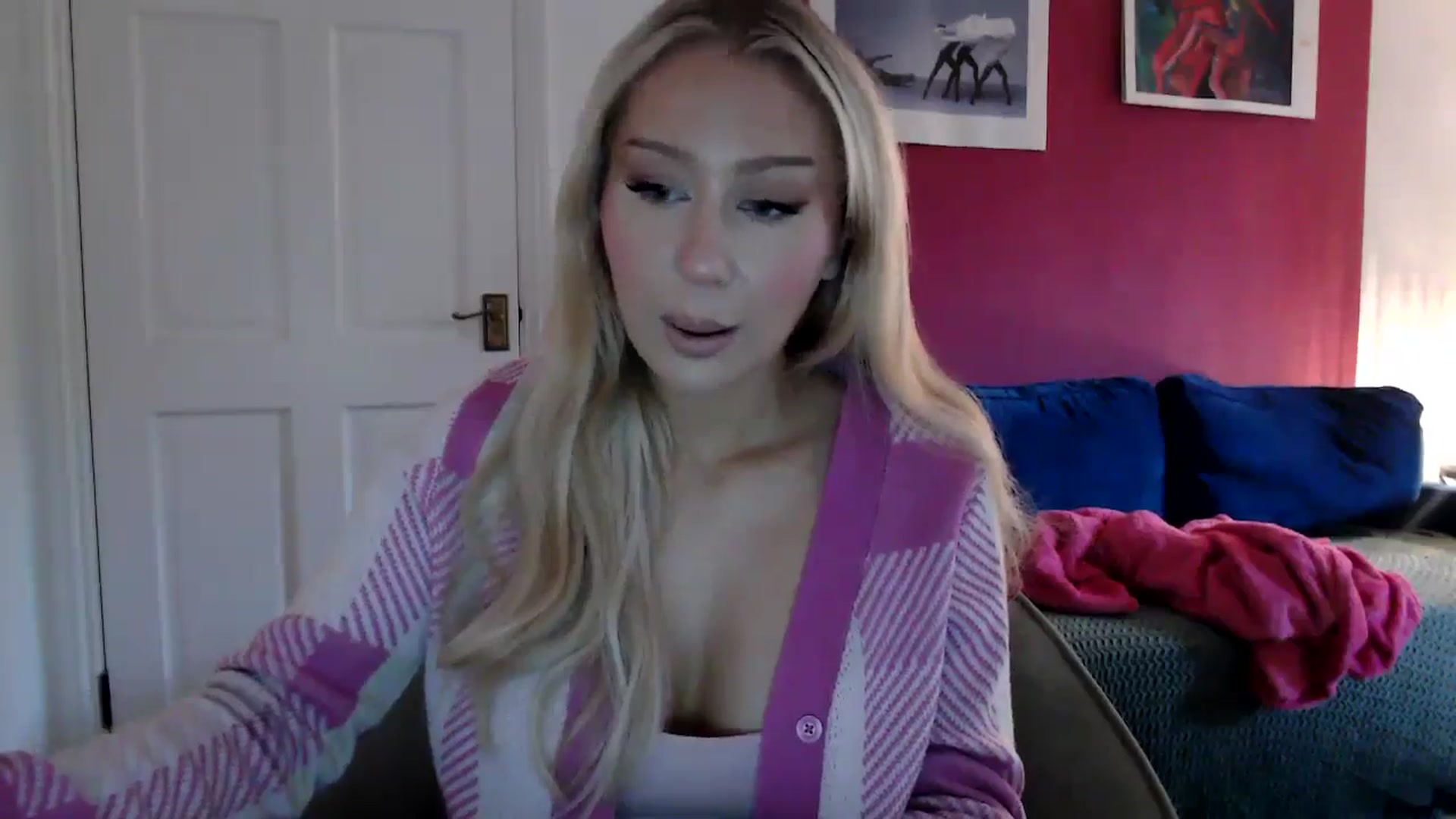 Gallery image thumbnail from PetiteAvax's myfreecams stream on, 07/05/2024, 18:04 image 4 of 20