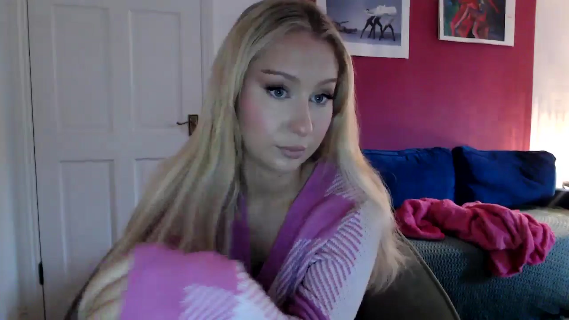 Gallery image thumbnail from PetiteAvax's myfreecams stream on, 07/05/2024, 18:04 image 6 of 20