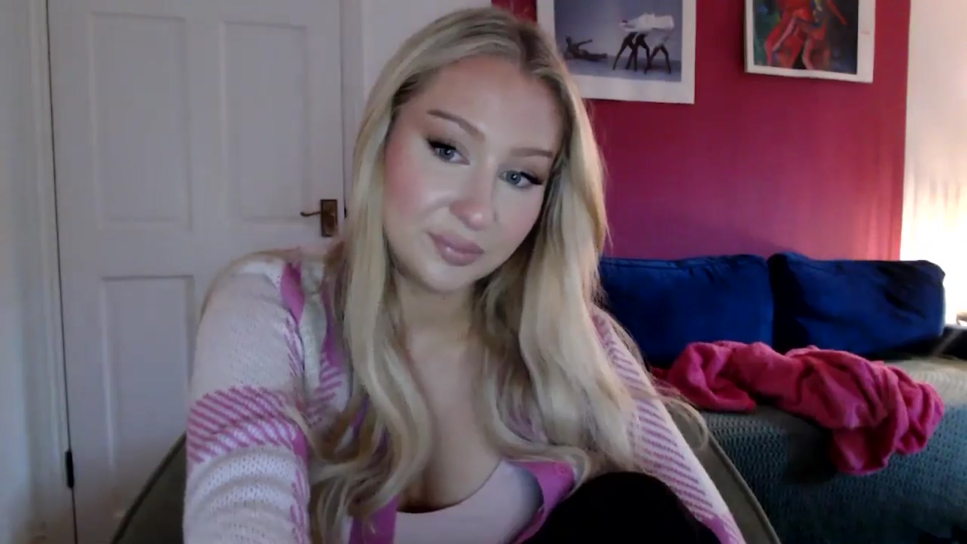 Gallery image thumbnail from PetiteAvax's myfreecams stream on, 07/05/2024, 18:04 image 20 of 20
