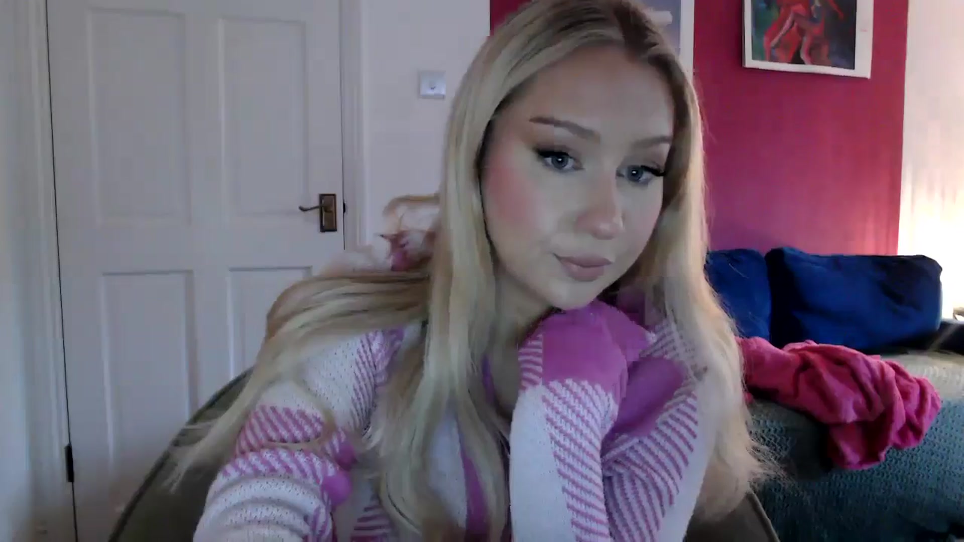 Gallery image thumbnail from PetiteAvax's myfreecams stream on, 07/05/2024, 18:04 image 5 of 20