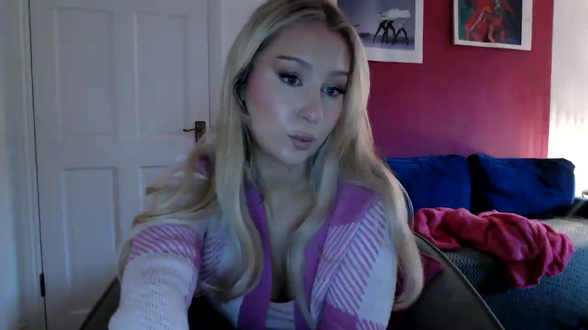 Gallery image thumbnail from PetiteAvax's myfreecams stream on, 07/05/2024, 18:22 image 4 of 20