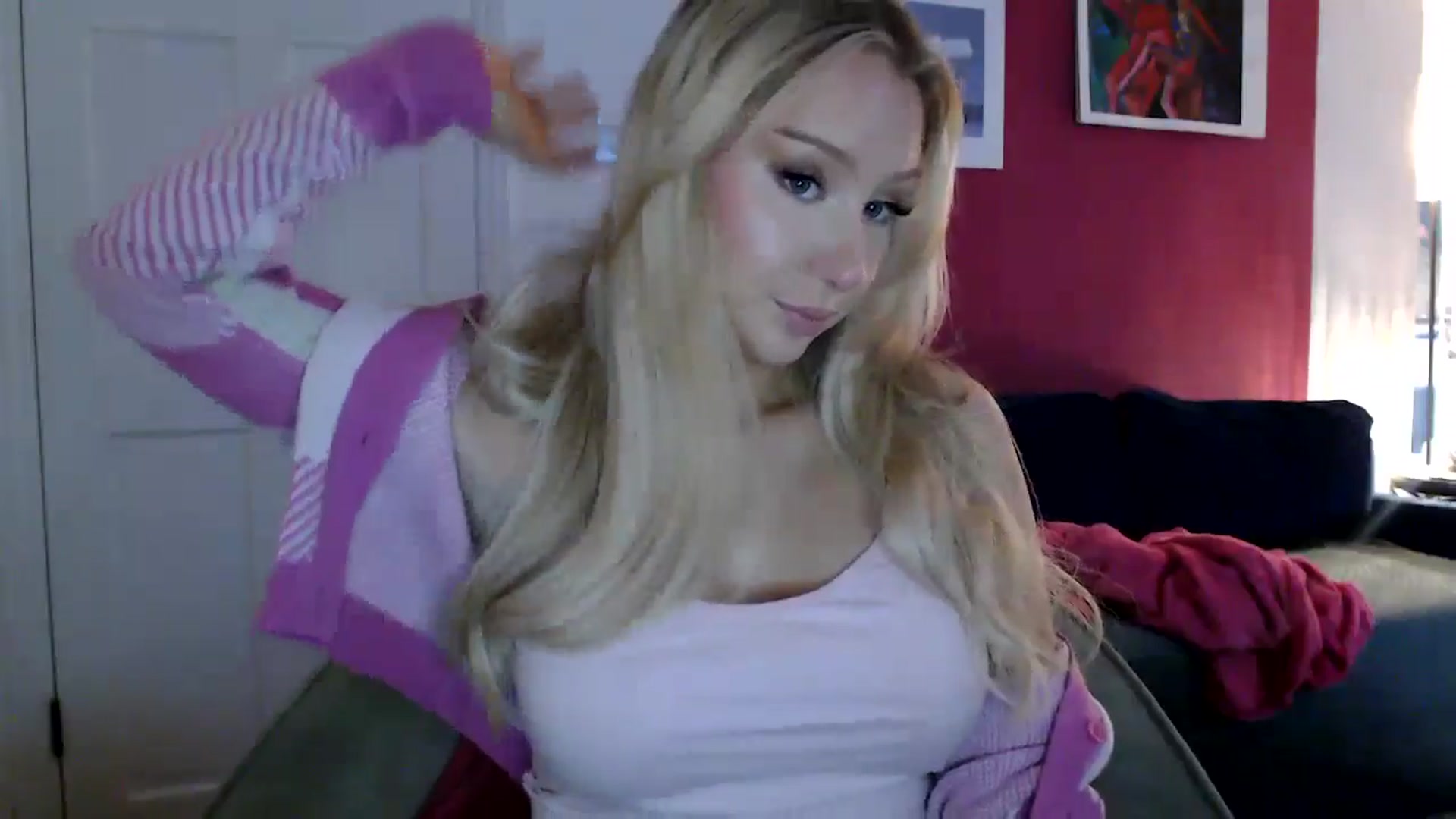 Gallery image thumbnail from PetiteAvax's myfreecams stream on, 07/05/2024, 19:41 image 15 of 20